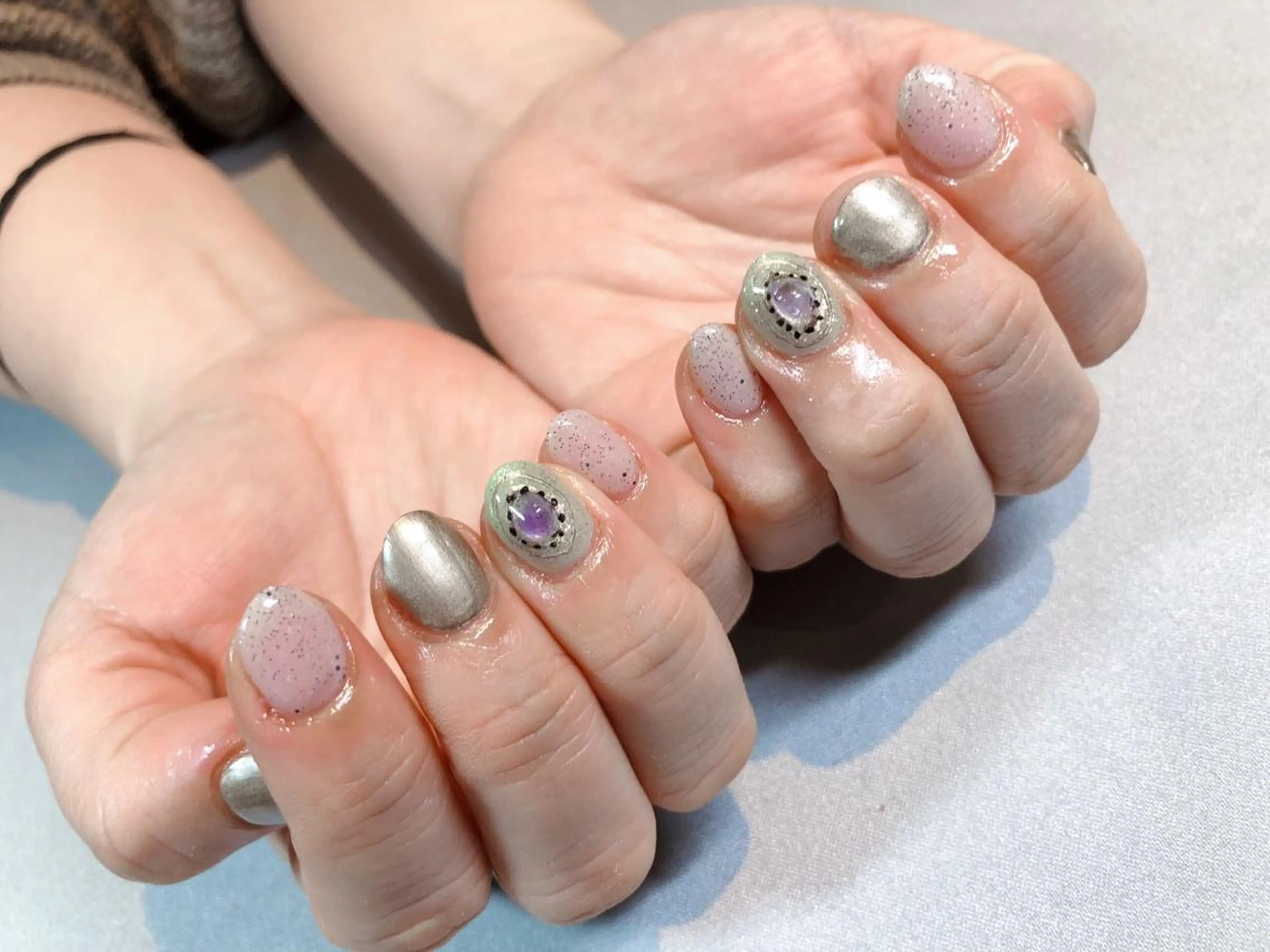 ネイル iiloo aromaworksのネイルデザイン