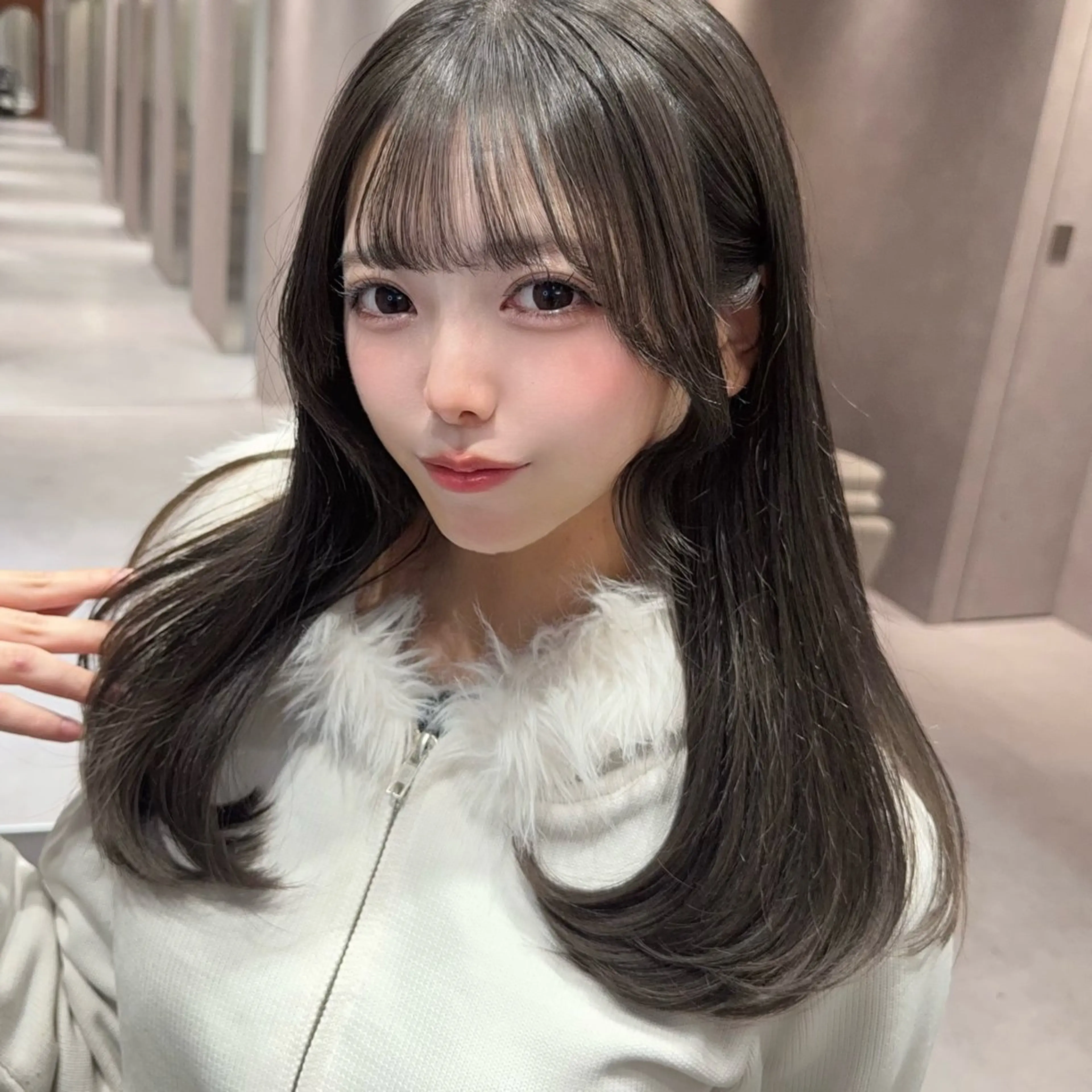 ミディアム カット ヘアカラー トリートメント サロウィン新宿三丁目East所属・💕冬モテ×上品色気 モテヘア💕山田航介のヘアスタイル