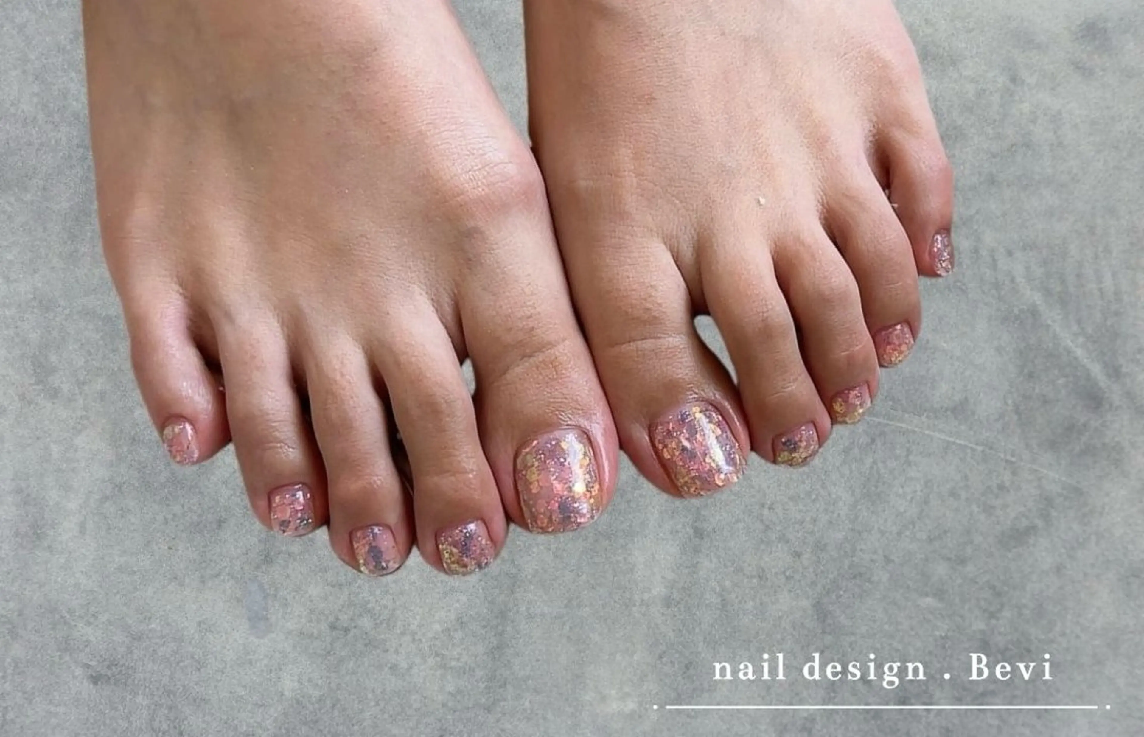ネイル オーロラネイル クリアネイル フラッシュネイル フラッシュマグ フットネイル フットネイル Bevi salonのその他イメージ