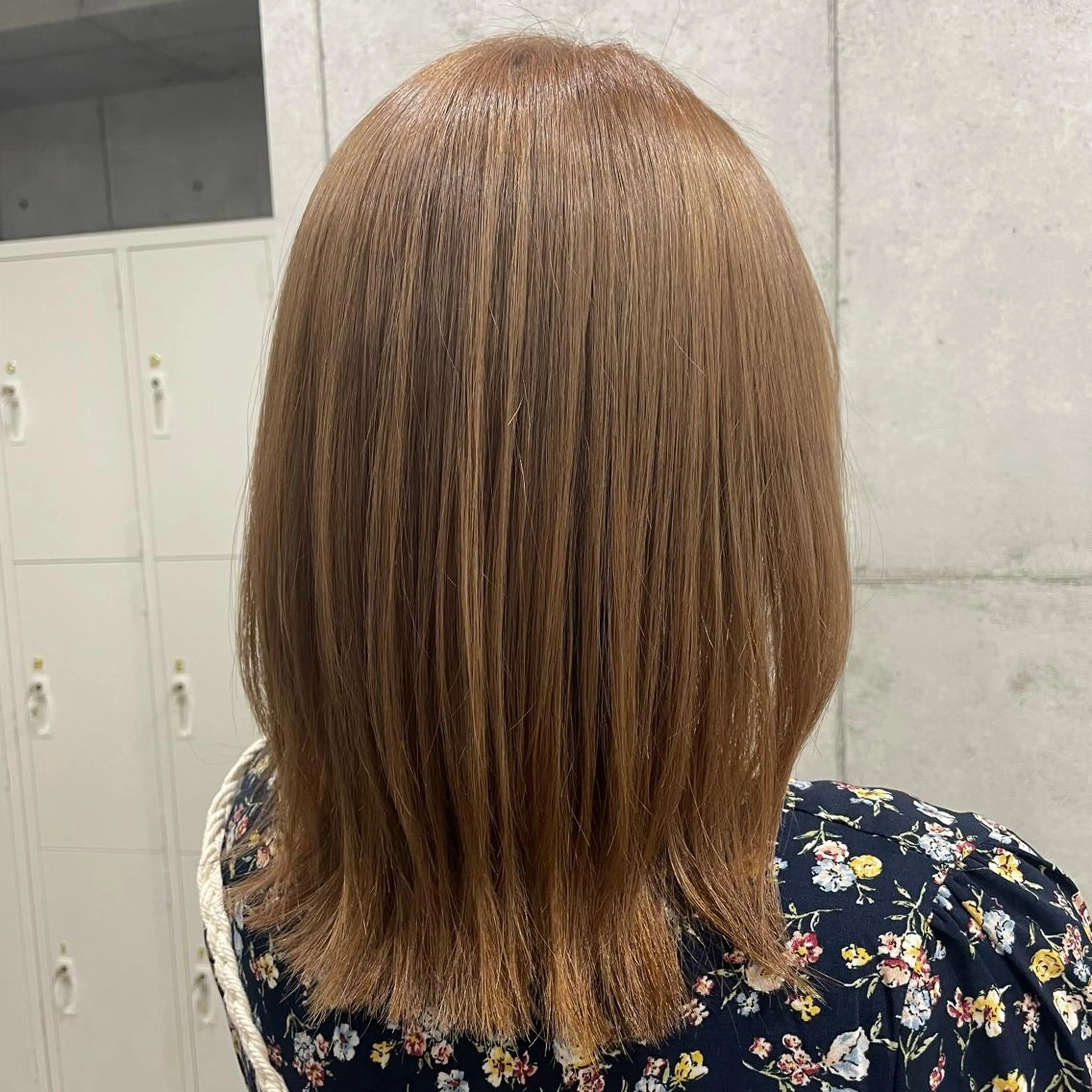 セミロング セミロングパーマ ミストバング ボブ ハイライト 髪質改善 newi宮崎 akioのヘアスタイル