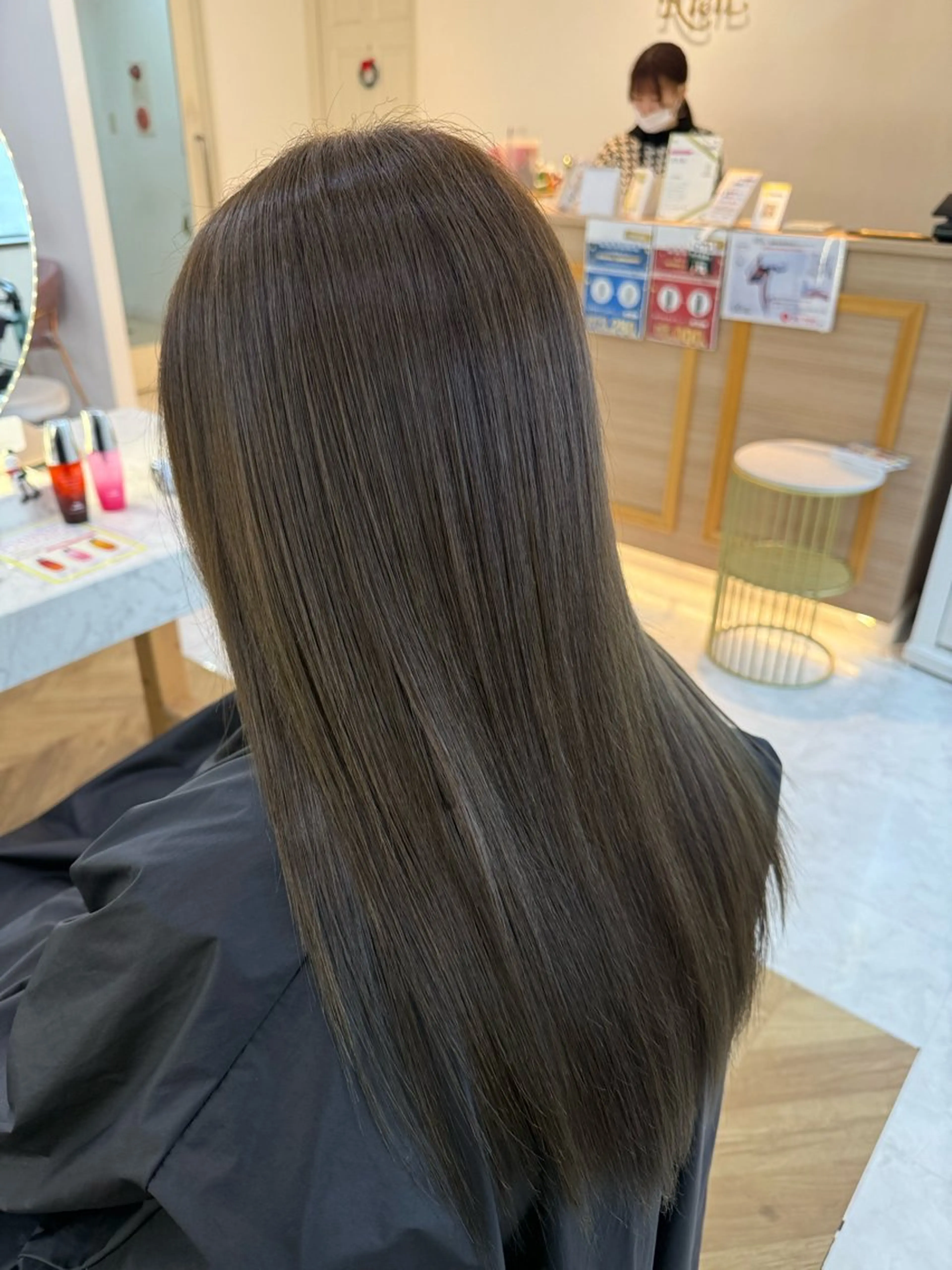 ロング カット ヘアカラー トリートメント 小林 美月  透明感カラーのヘアスタイル