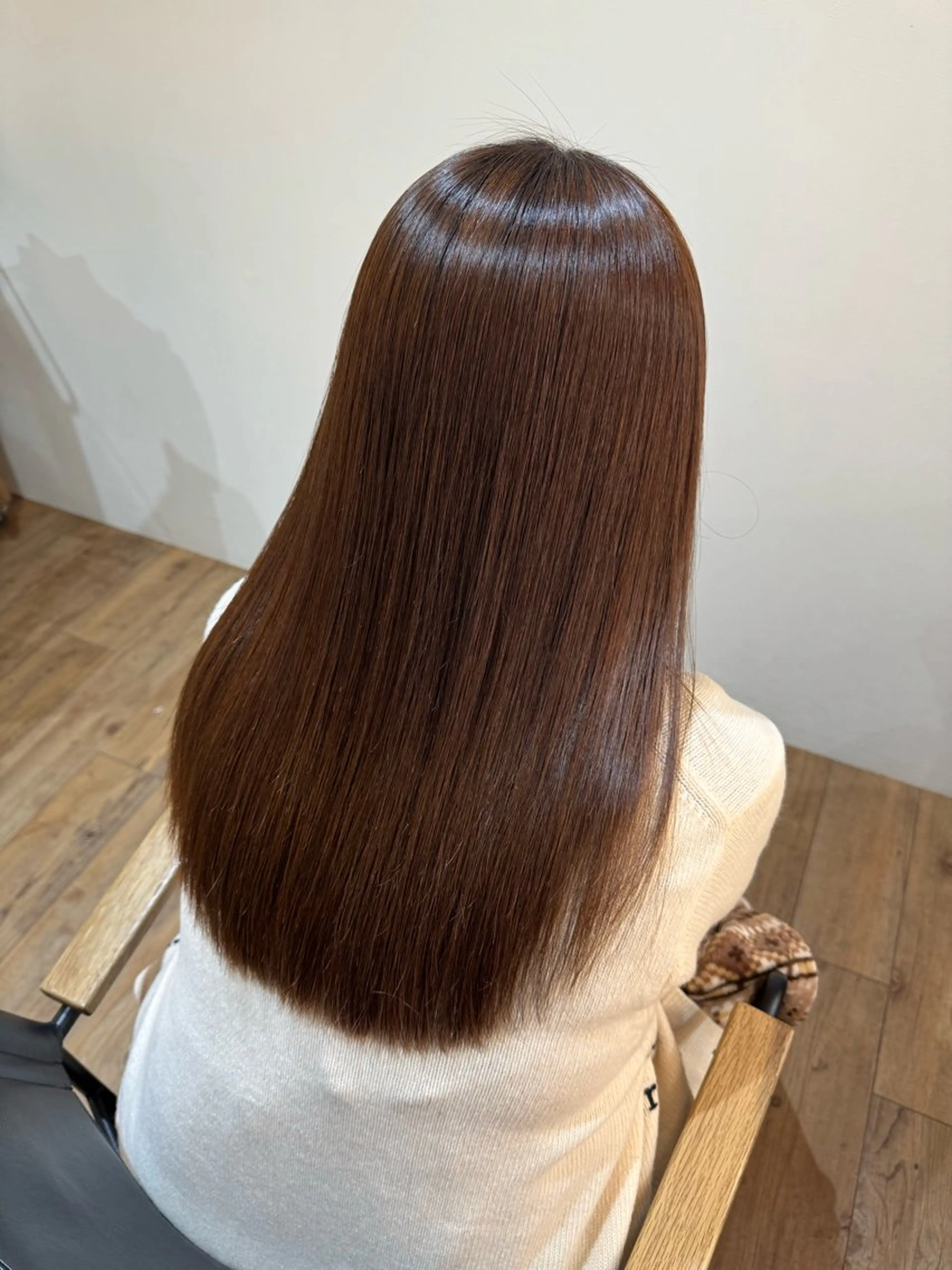 セミロング カット 縮毛矯正 トリートメント afloatkobe所属・美髪/髪質改善 川口凌弥のヘアスタイル