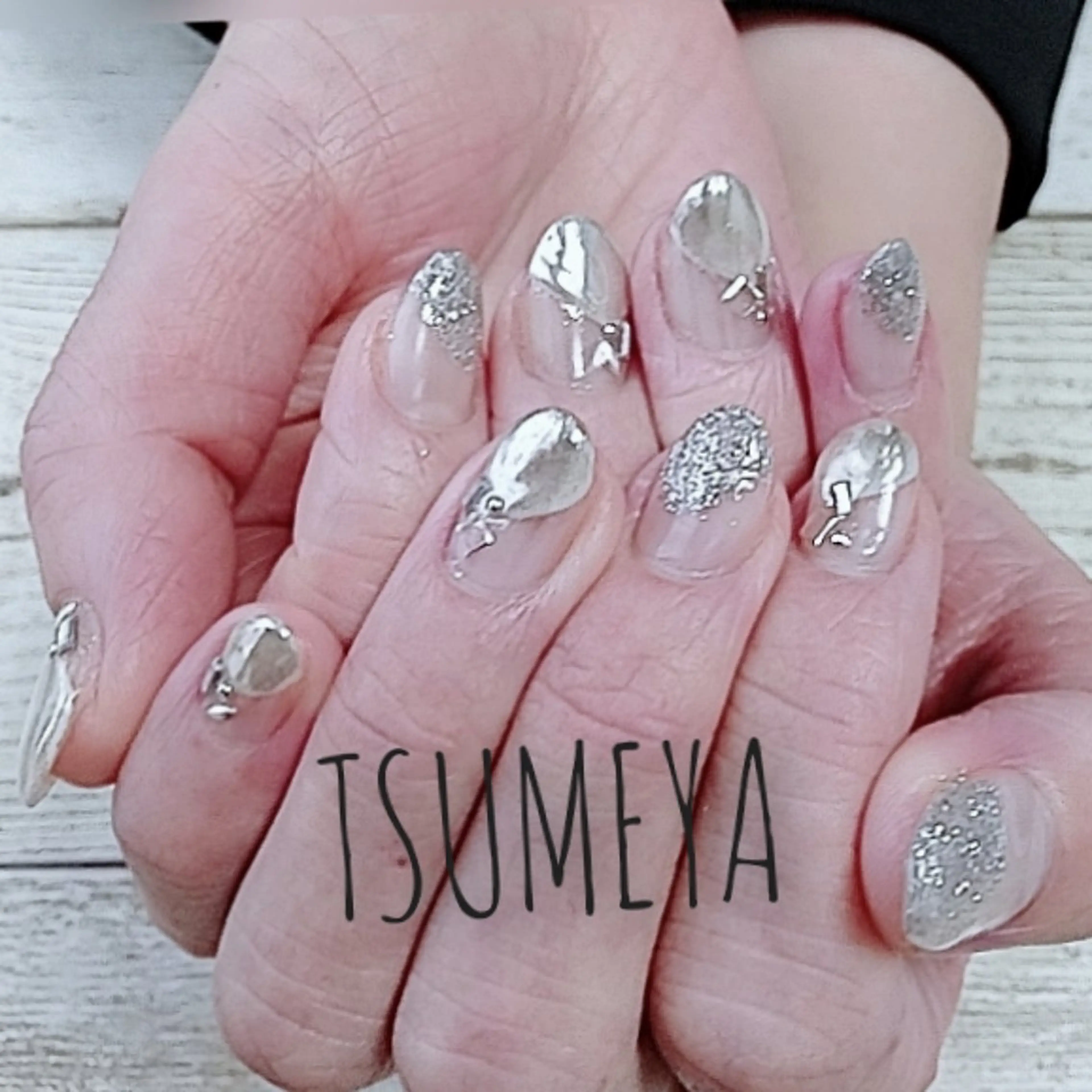 ネイル ミラーネイル 冬ネイル クリスマス ハンドネイル _TSUMEYA _のネイルデザイン