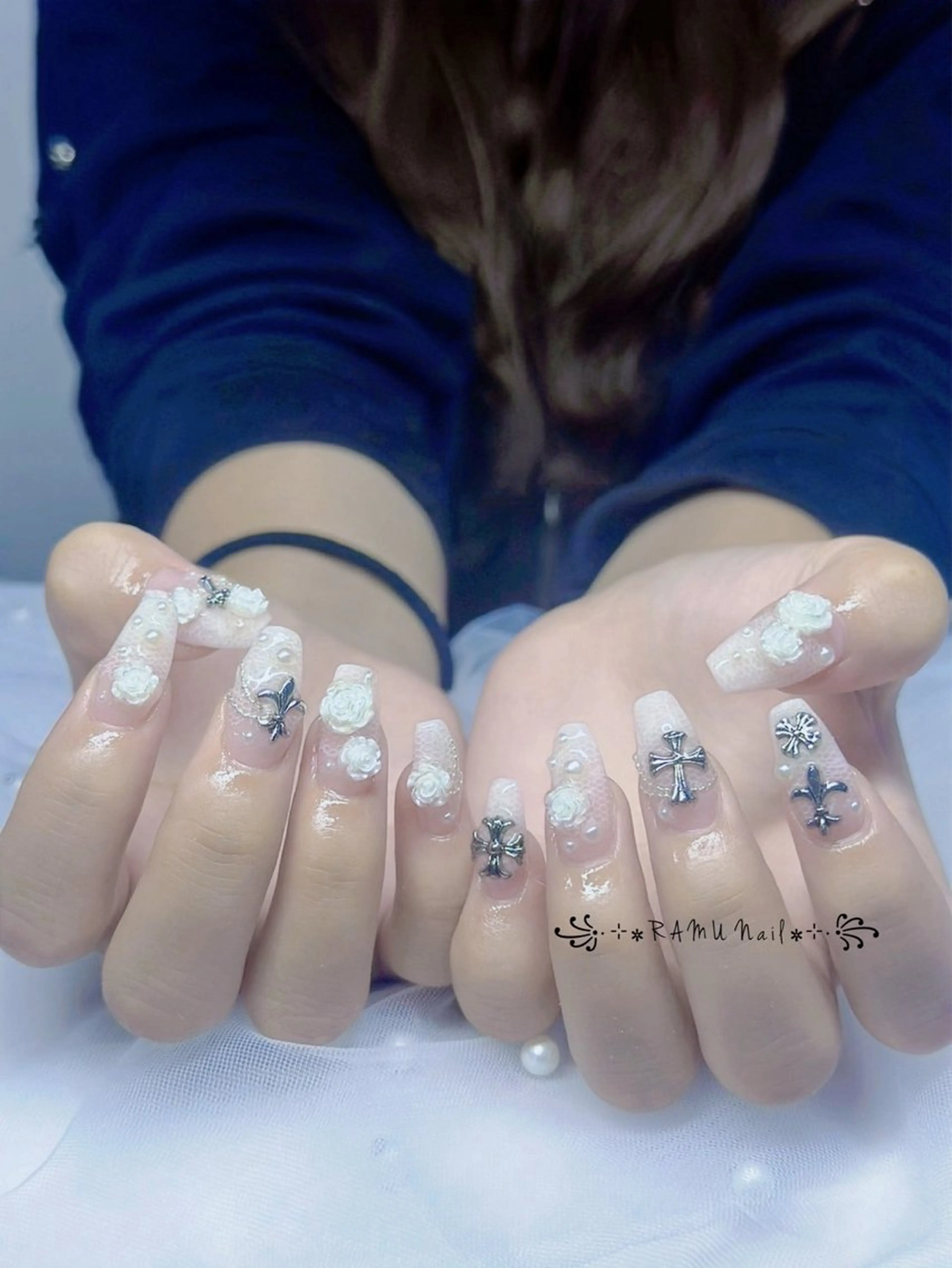 ネイル キラキラネイル マグネットネイル ミラーネイル ピンク ワンホンネイル ハンドネイル RAMU Nail 恵比寿店のネイルデザイン