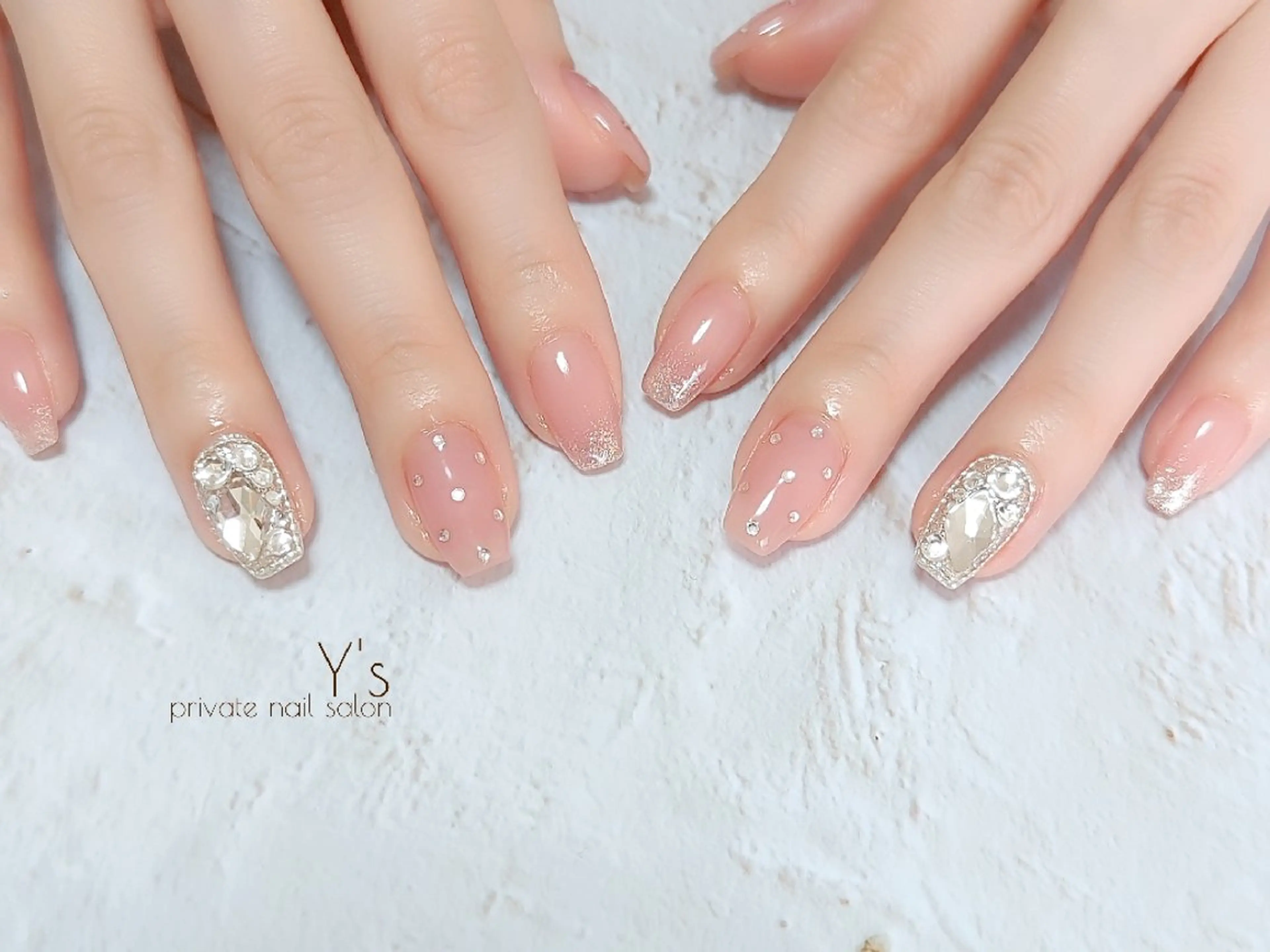 ネイル ハンドネイル YUMI NAGAI  のネイルデザイン