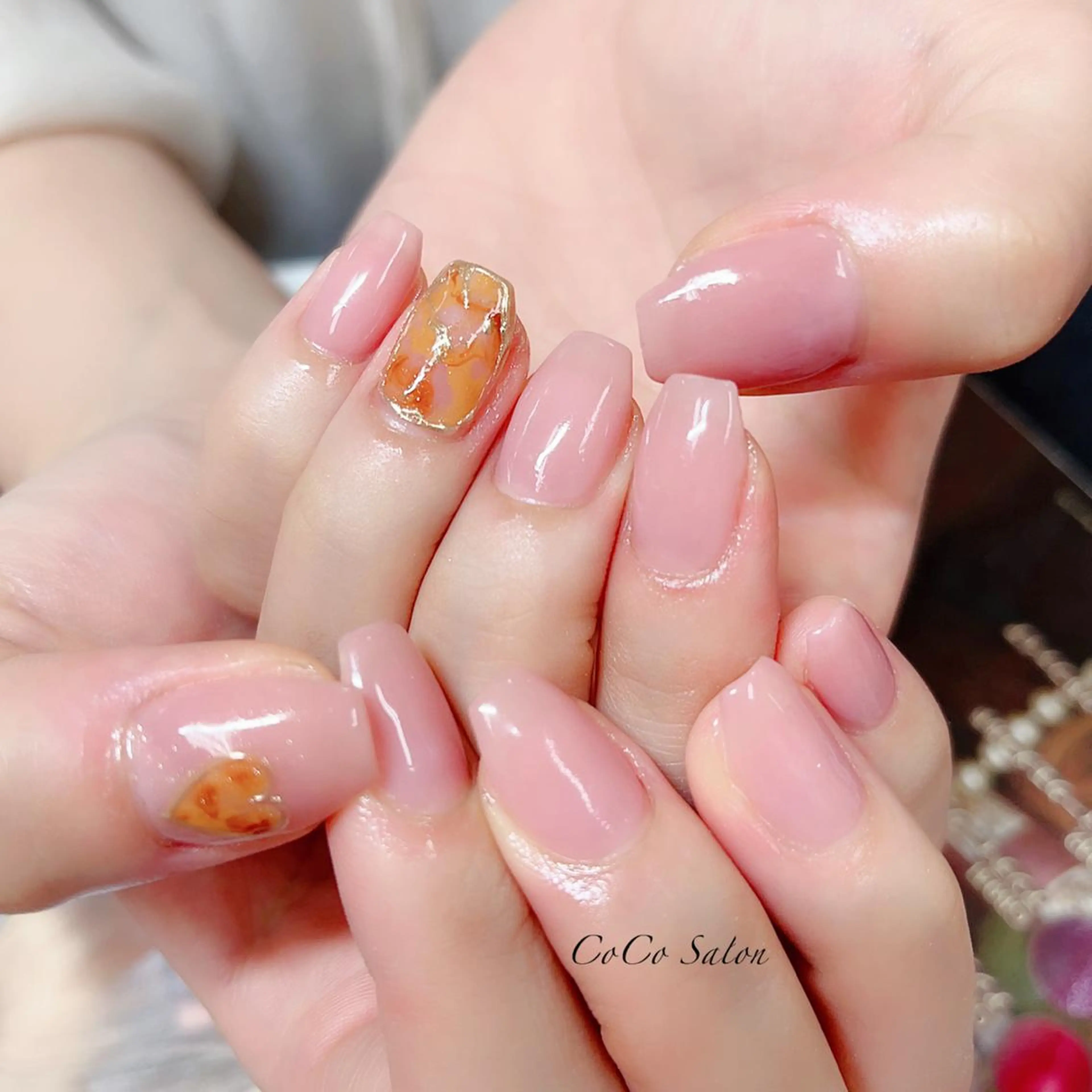 ネイル べっ甲ネイル 成人式 長さ出し ジェルネイル キラキラネイル ハンドネイル CoCoSalon ネイル/まつ毛予約のネイルデザイン