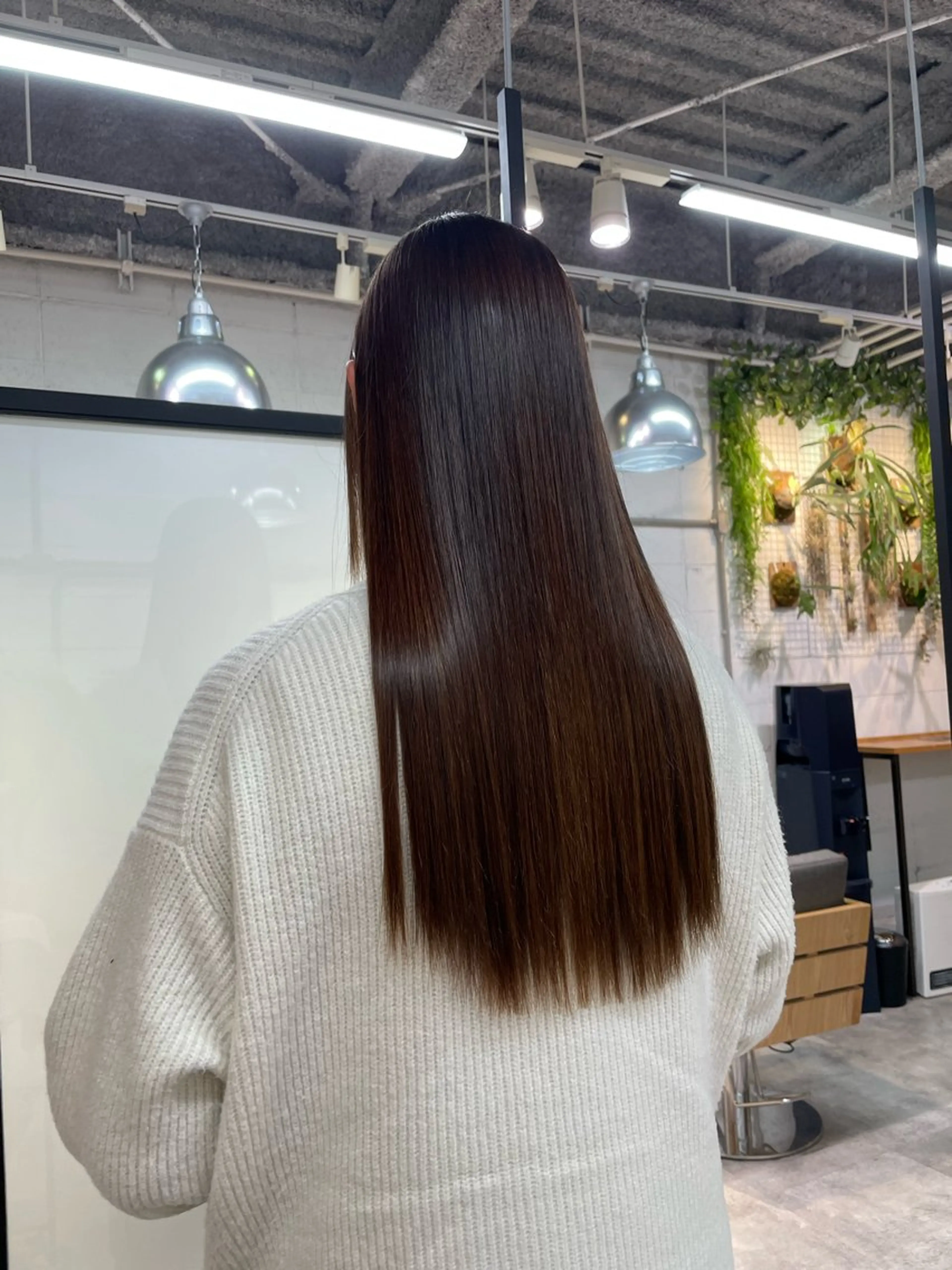 ロング 見奈美 凜のヘアスタイル