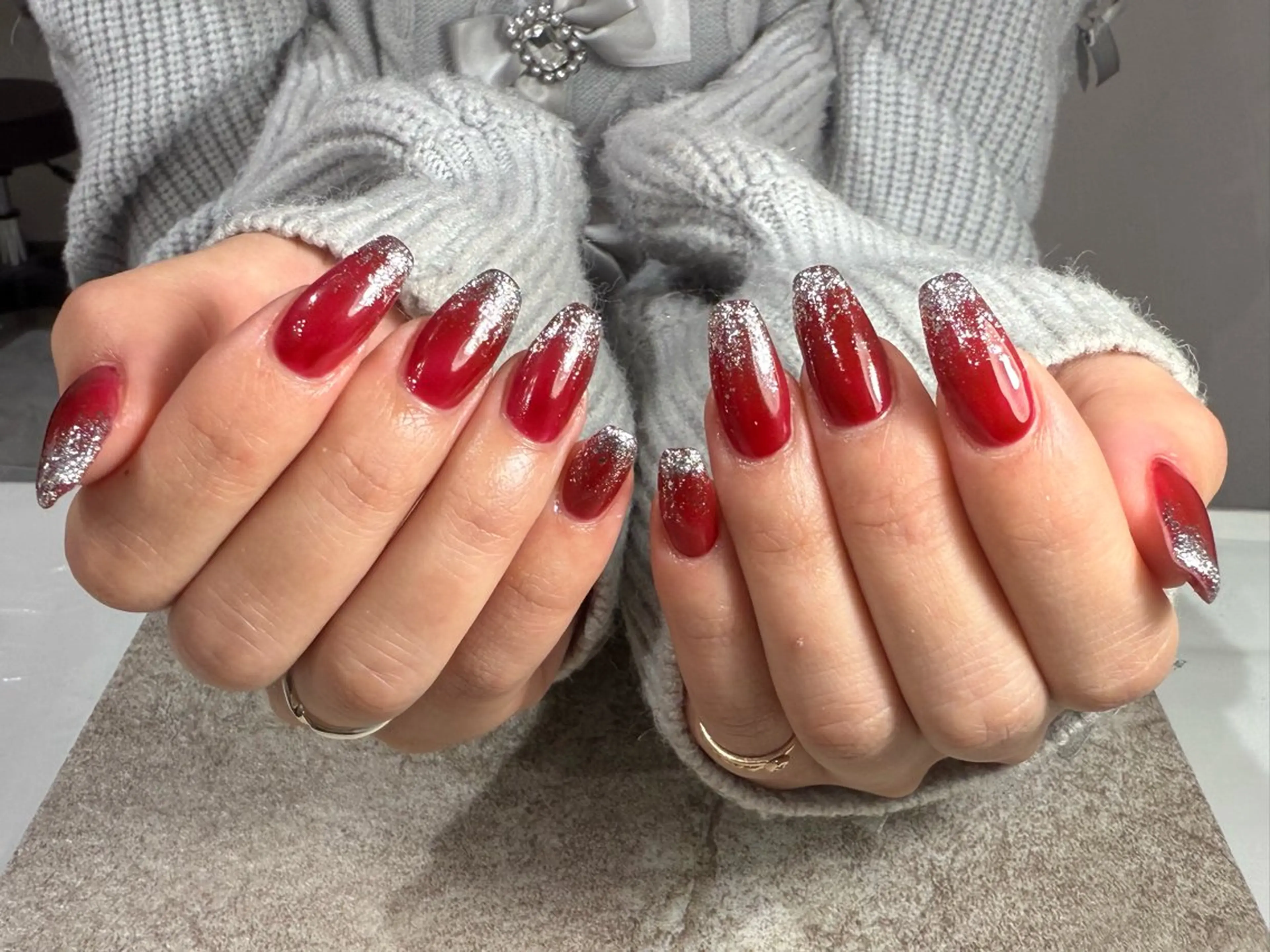 ネイル ラメ(グリッター) 赤色 シルバー ハンドネイル Coco akari 大阪天王寺のネイルデザイン