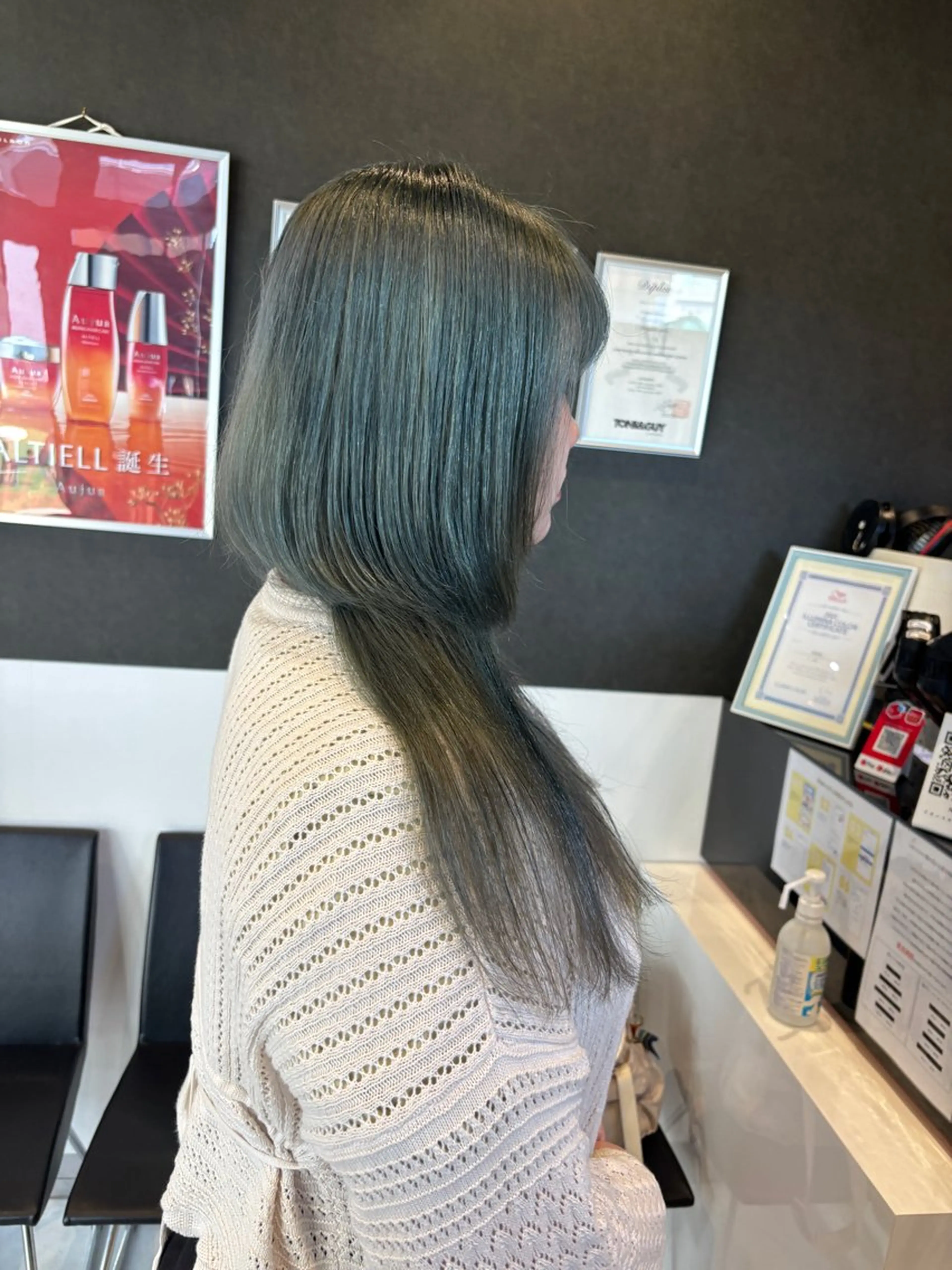 ロング カラー ヘアカラー トリートメント ブリーチ/ヘアケア/ 艶髪/イギチハルのヘアスタイル