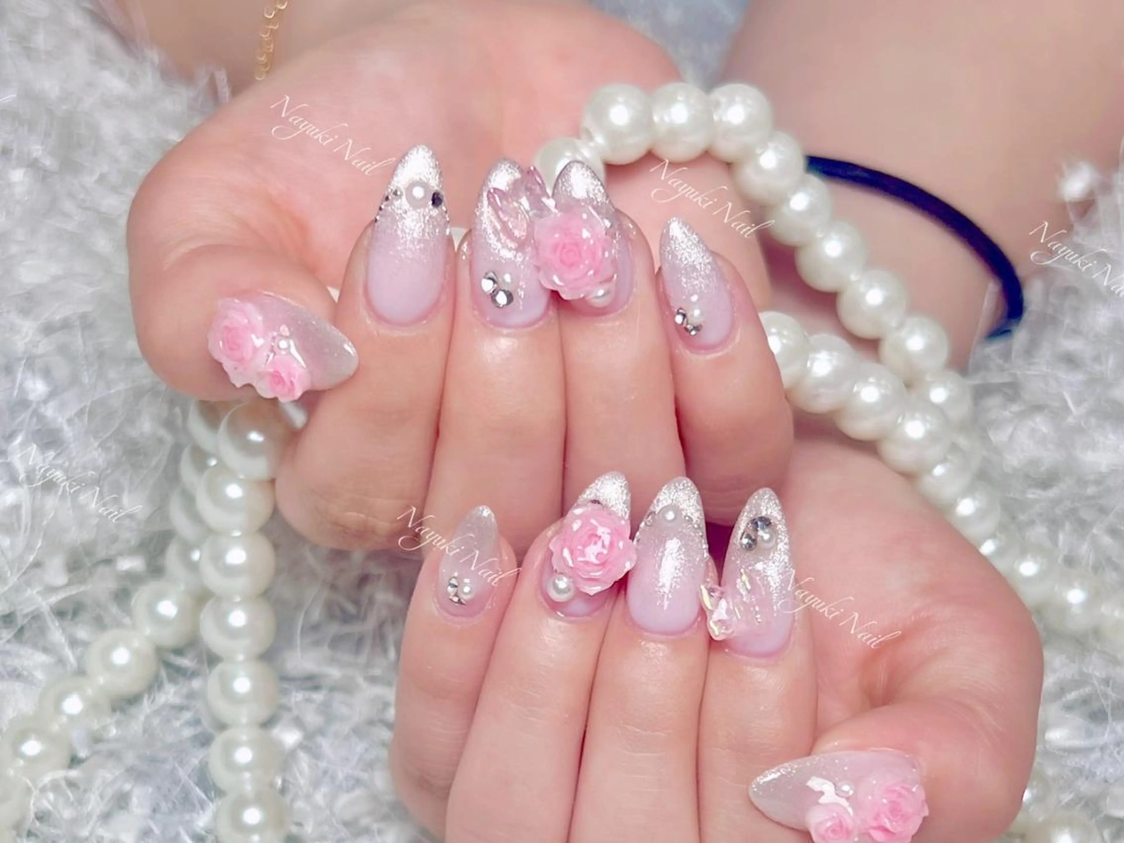 ネイル 🦋 Queenieのネイルデザイン