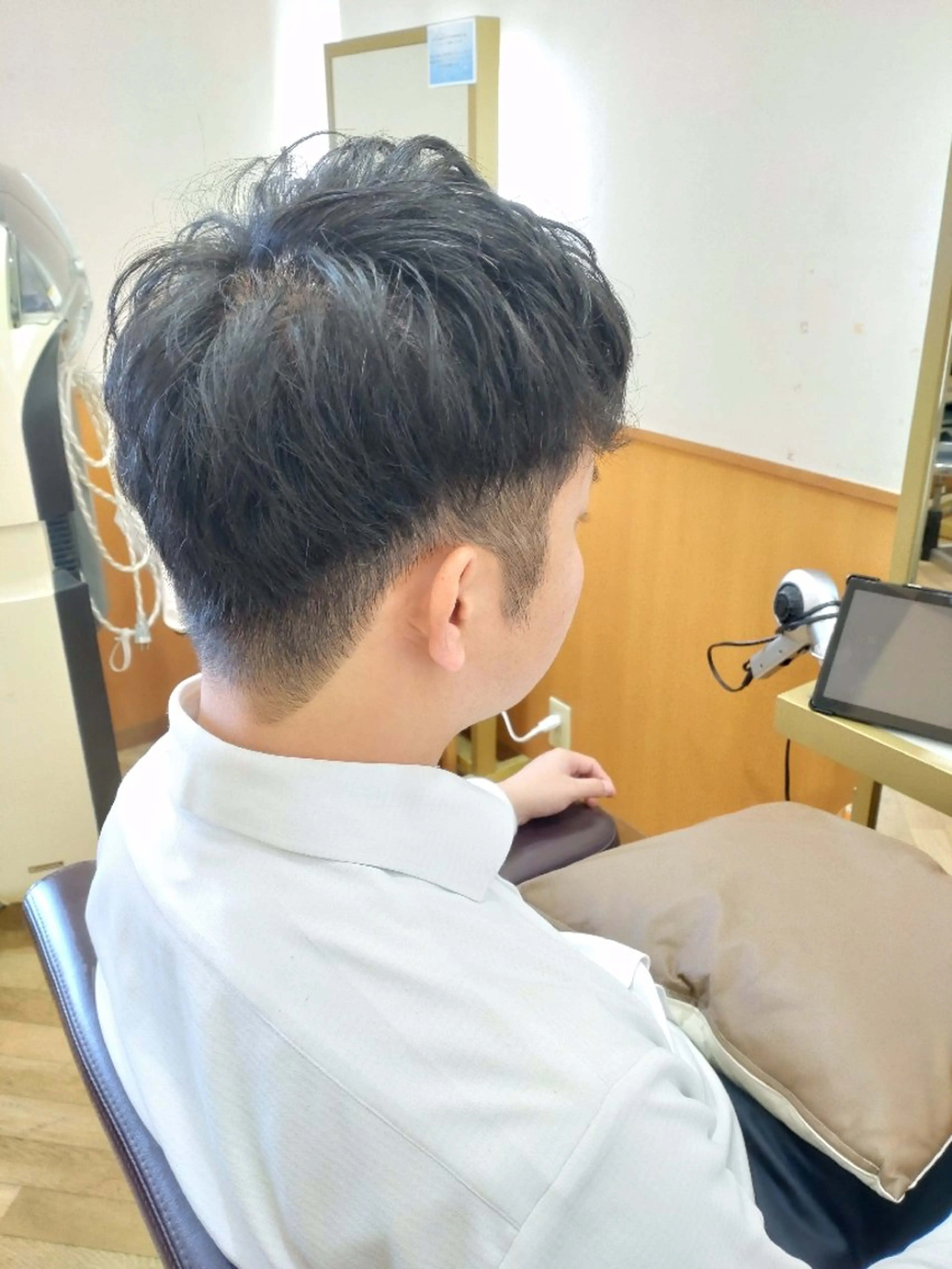メンズ カット ヘッドスパ 仮屋 敬介のヘアスタイル