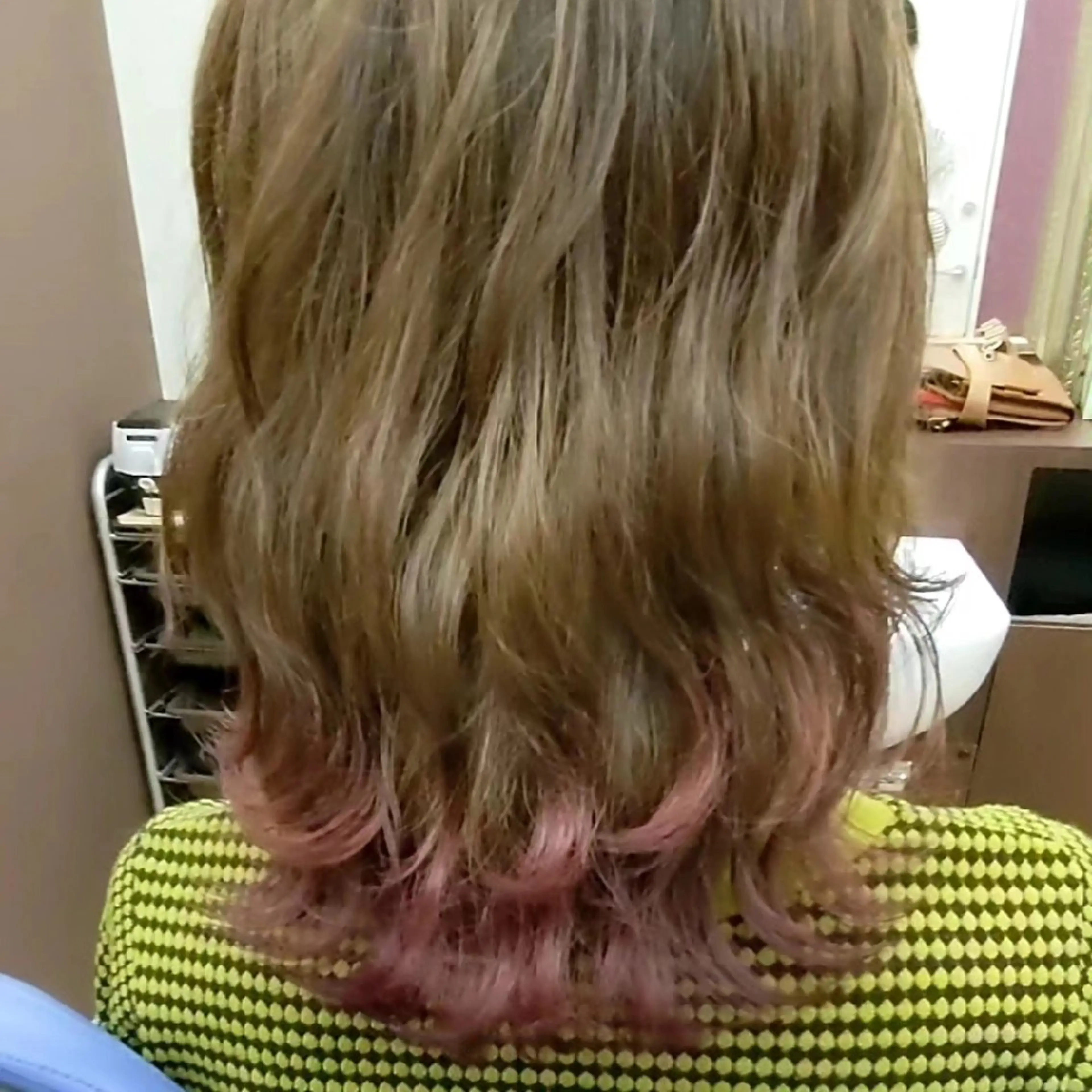 ミディアム カラー デザインカラー カット ヘアカラー 🏝川津瑛二🧖‍♀ 極上パーマ＆カラー⭕のエステ・リラクイメージ