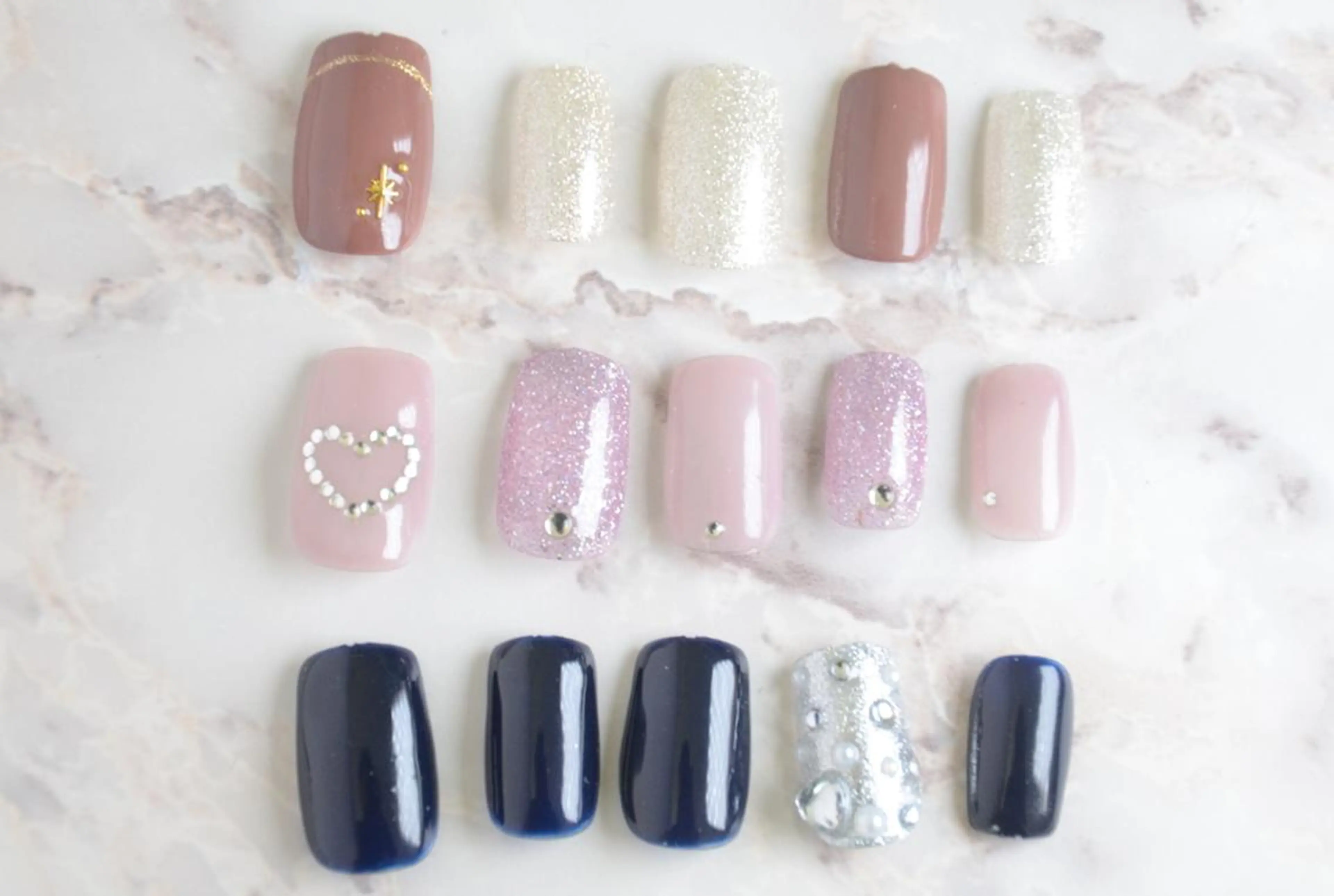 ネイル アートネイル ストーンネイル Nail Salon Lindaのネイルデザイン