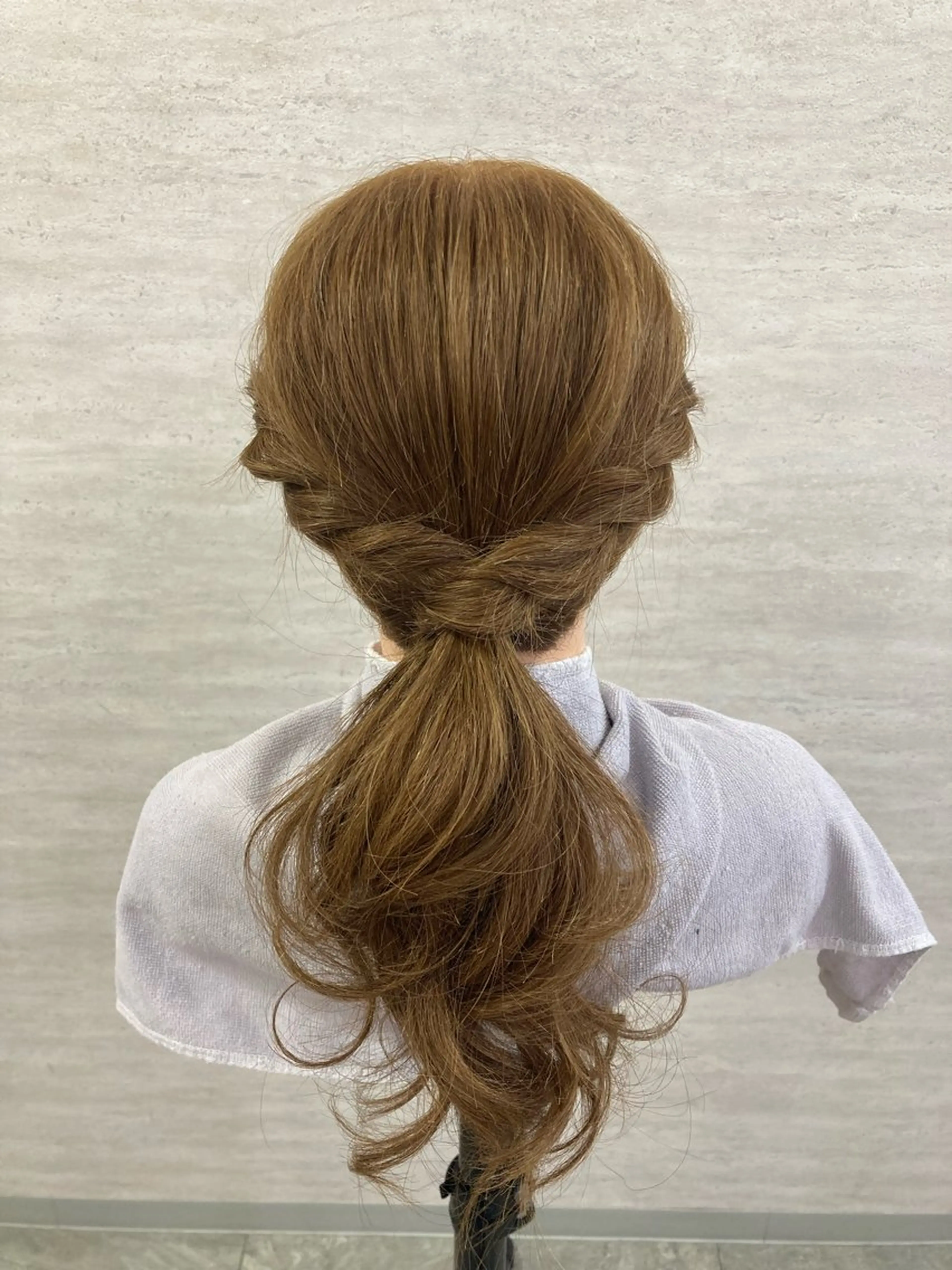 スタイル指定あり　ポニーテールの写真