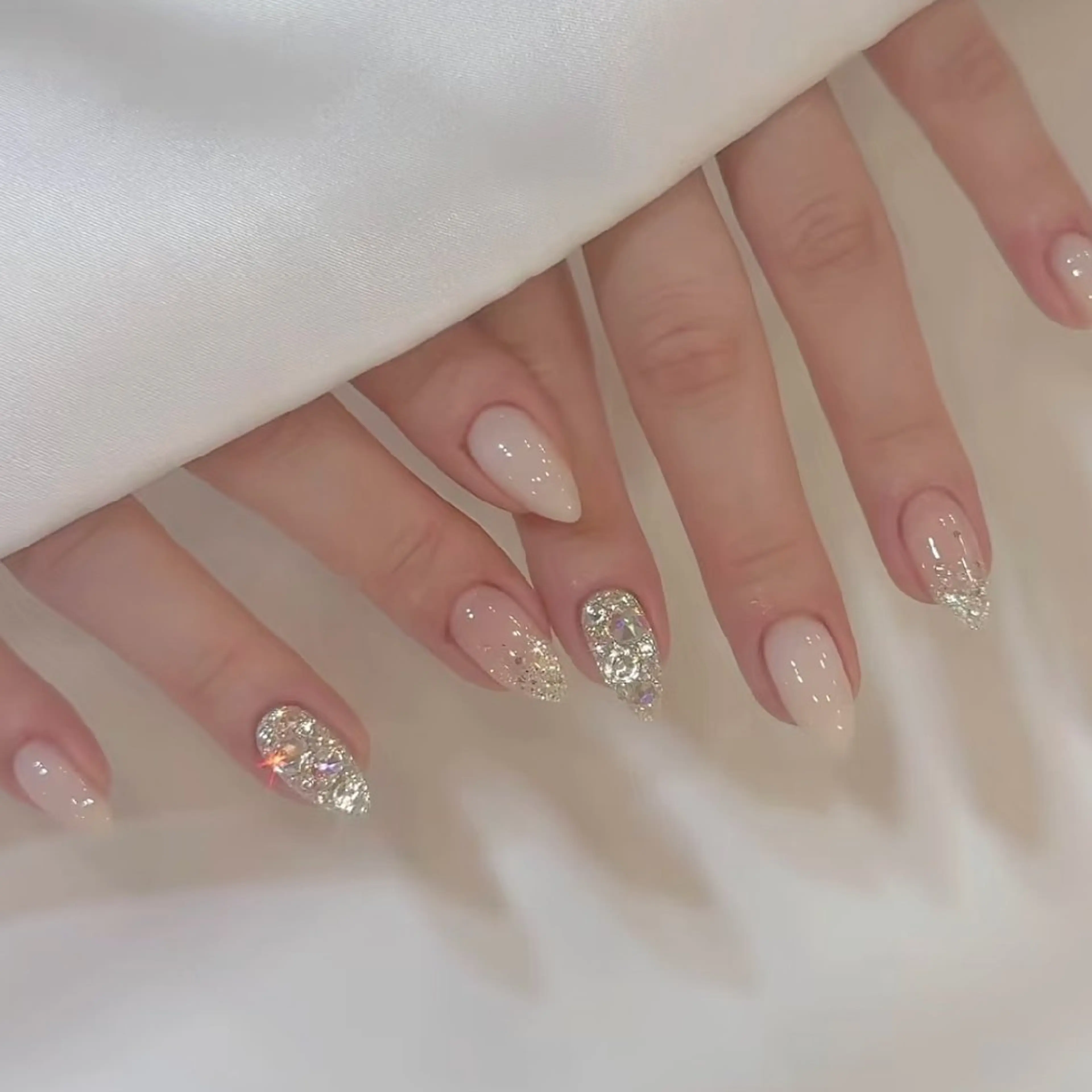 ネイル キラキラネイル ハンドネイル ネイリストゆか💅 長さだし、深爪矯正のネイルデザイン