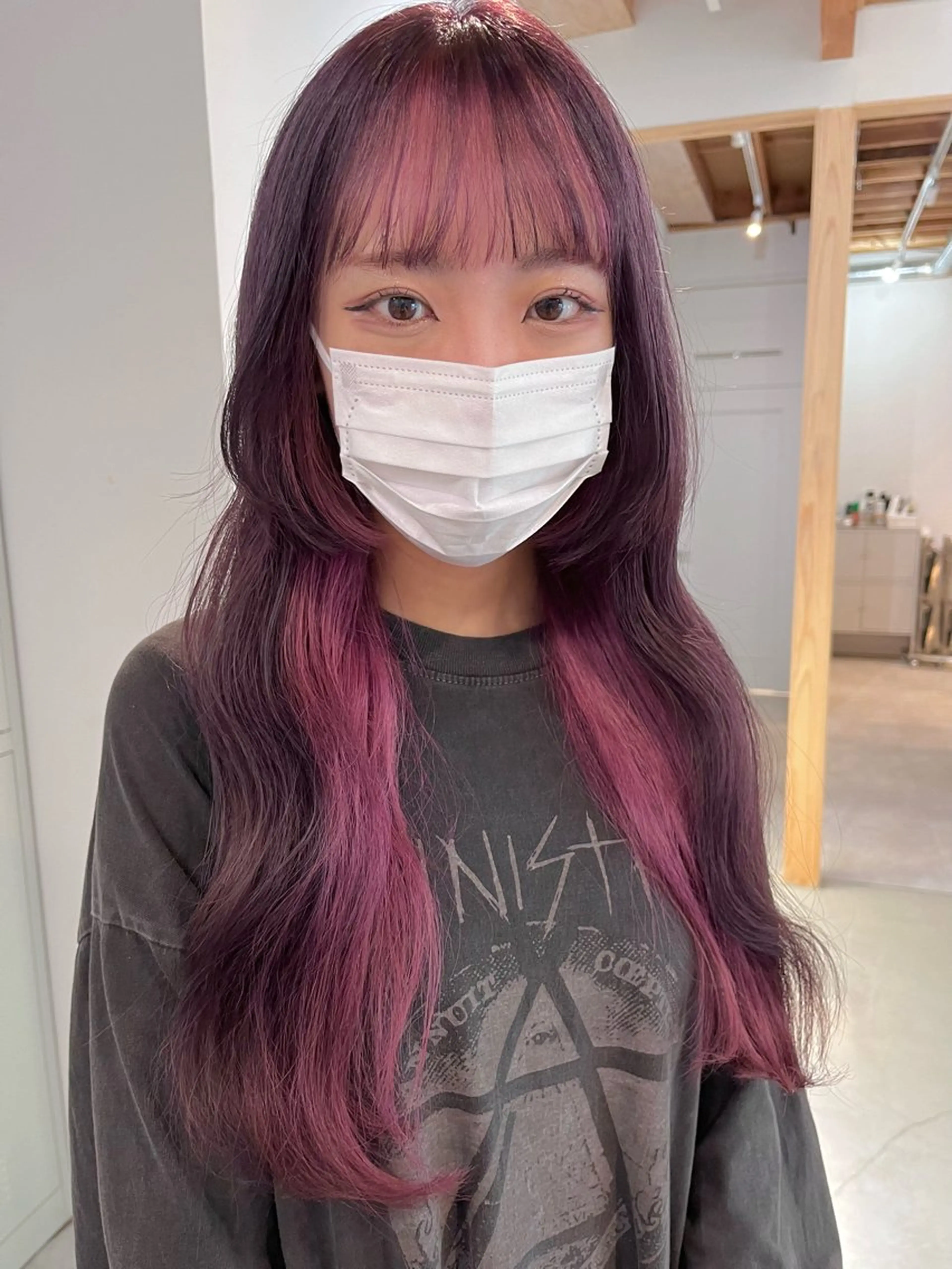 ロング カラー インナーカラー ラベンダーカラー ピンクカラー カット ヘアカラー トリートメント ブリーチなしカラー ダブルカラーエクステのヘアスタイル