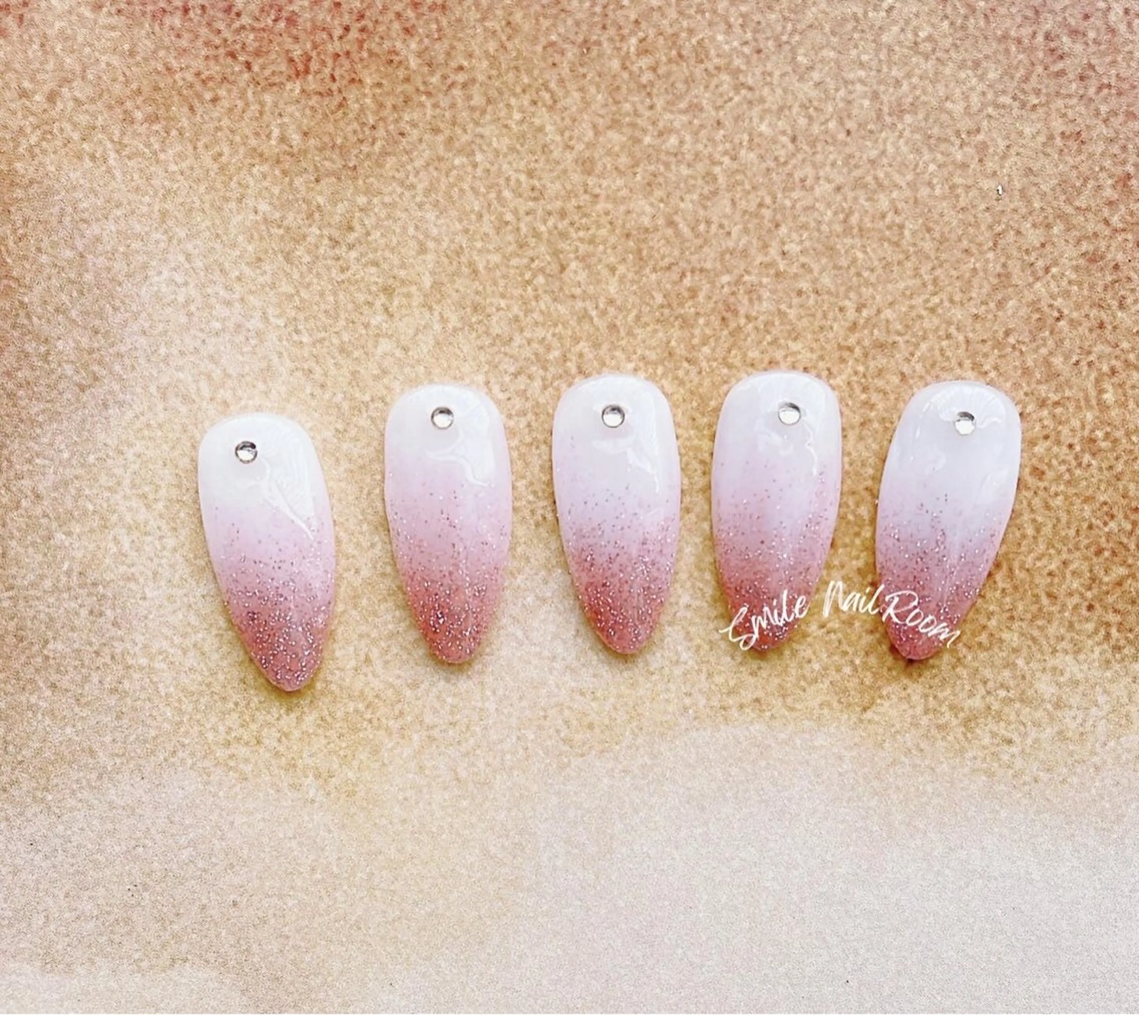 ネイル グラデーション キラキラネイル Smile Nail Roomのネイルデザイン