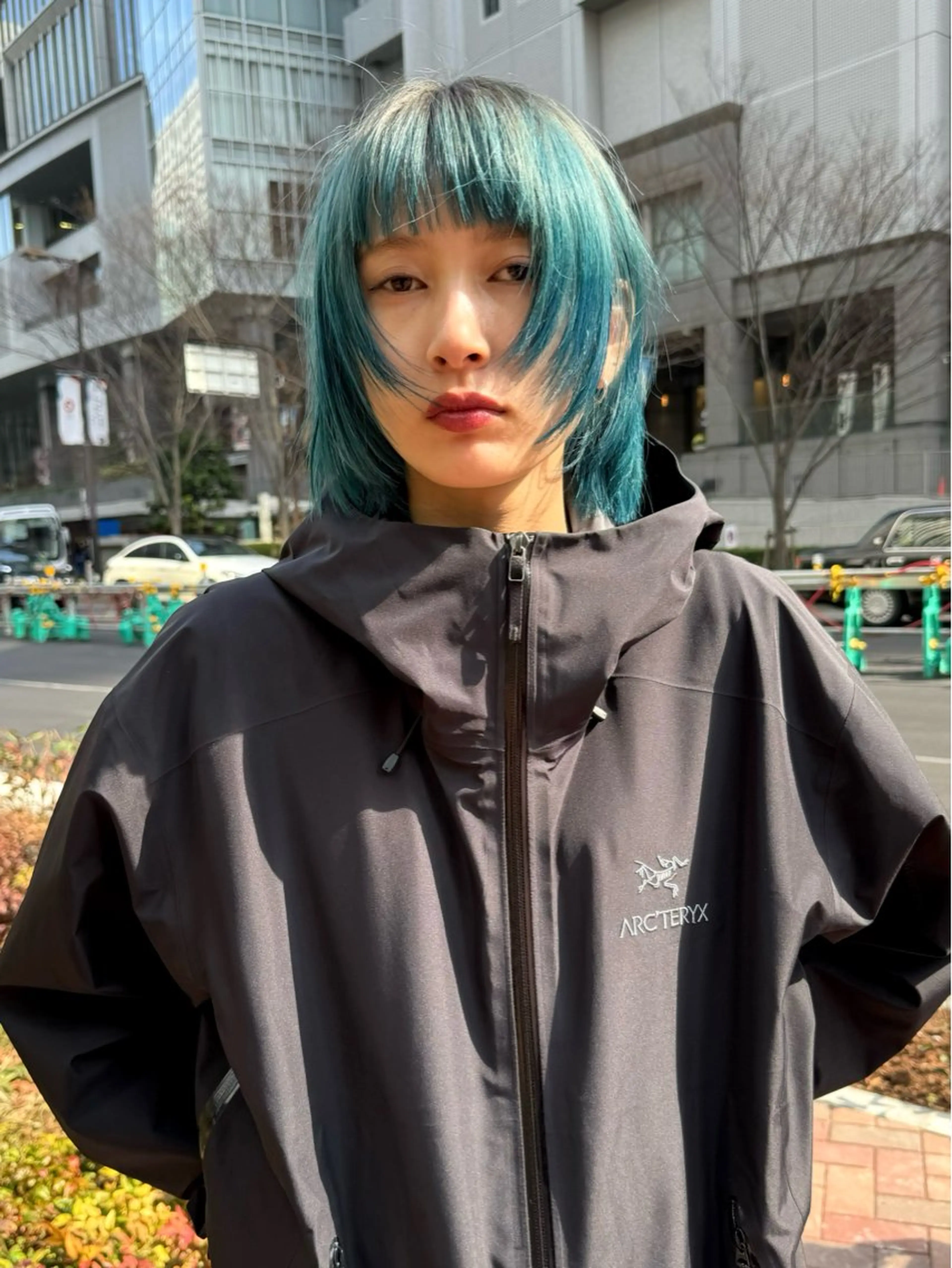 ミディアム カラー ブルーカラー ウルフカット ヘアカラー TAS所属・岩田 良/ブリーチカラーのヘアスタイル