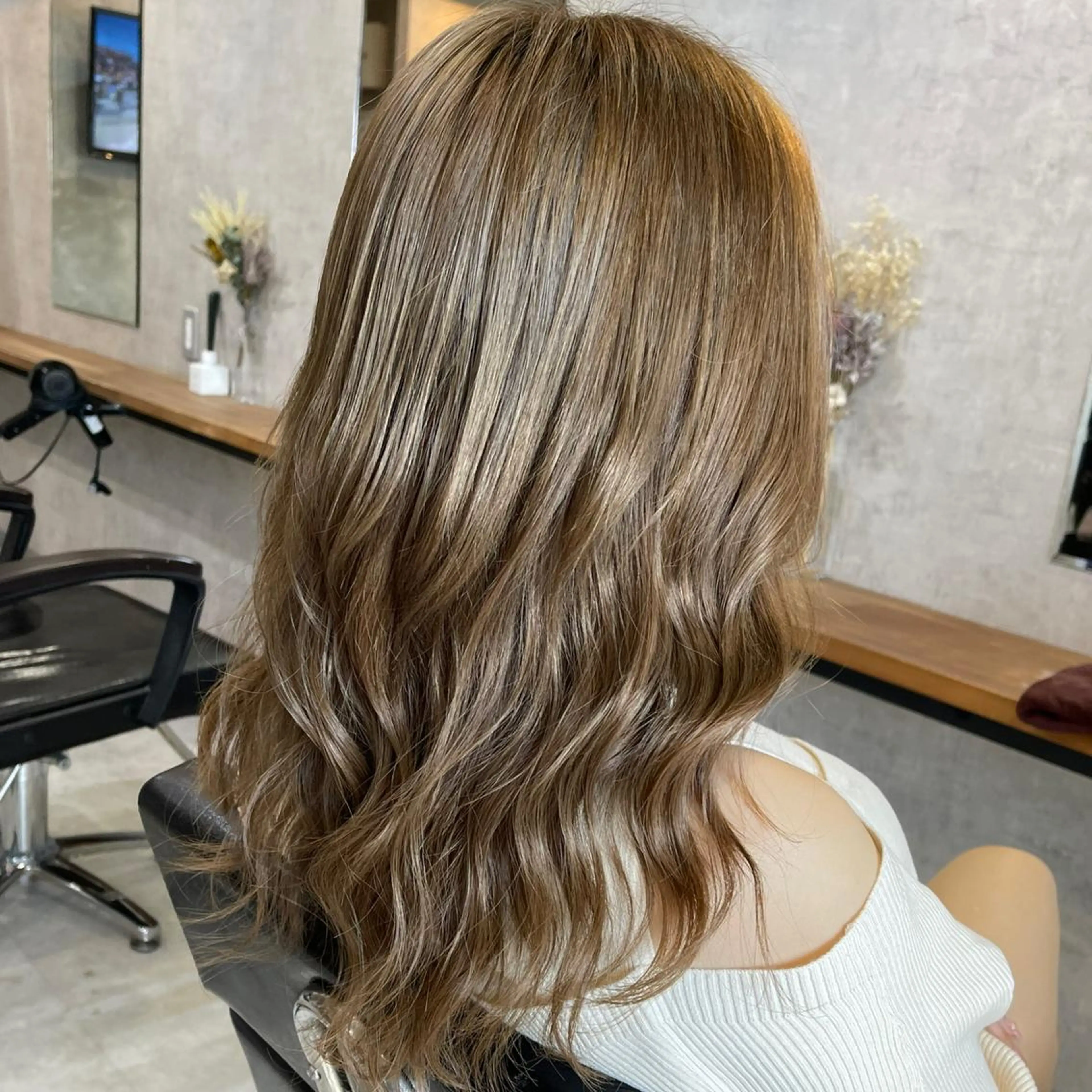 セミロング カラー ブリーチ 透明感カラー ダブルカラー ヘアカラー 松井那津子 /ハイライトブリーチのヘアスタイル
