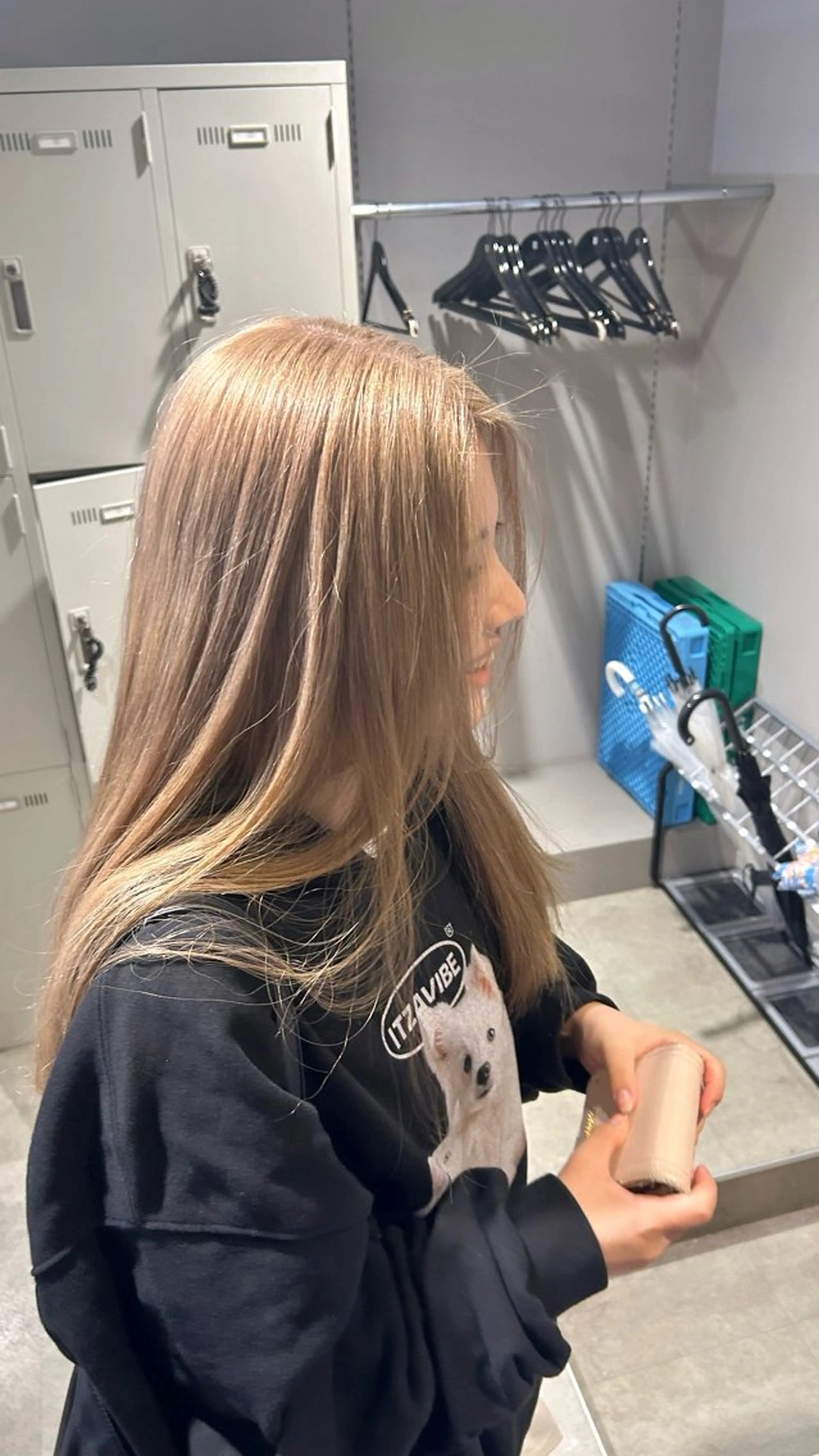 ロング カラー ヘアアレンジ ベージュカラー ミルクティーベージュ ヘアカラー トリートメント ヘアセット 💎韓国/ レイヤー カット/ 暖色🫧のヘアスタイル