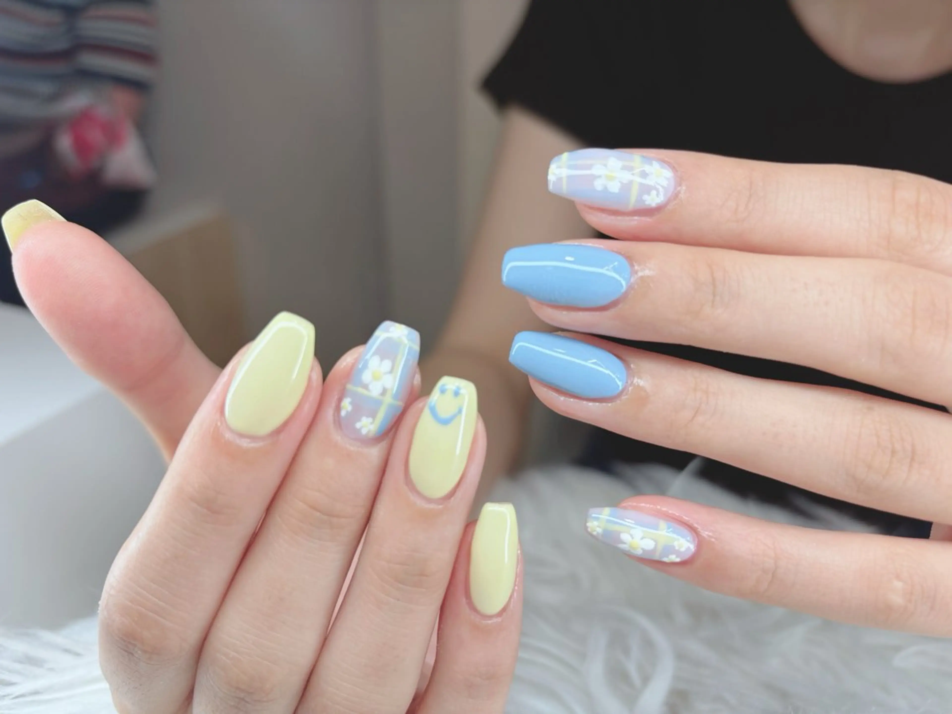 ネイル オーロラネイル ブルー チークネイル フットネイル フレンチネイル NAILS168 大家店のネイルデザイン