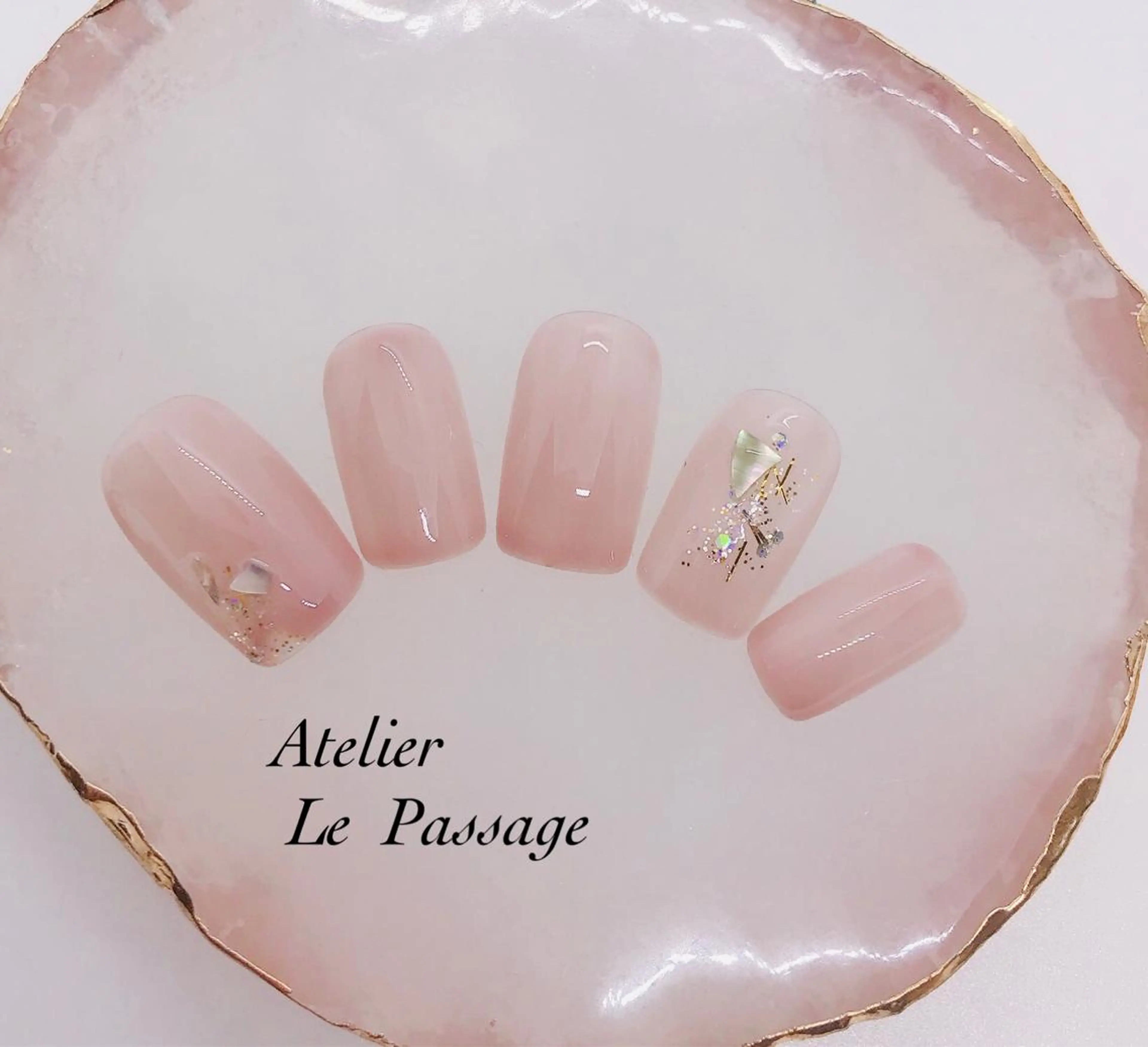 ネイル ジェルネイル ニュアンスネイル オフィスネイル パラジェル シンプルネイル Atelier Le Passage所属・h nakatsukaのネイルデザイン