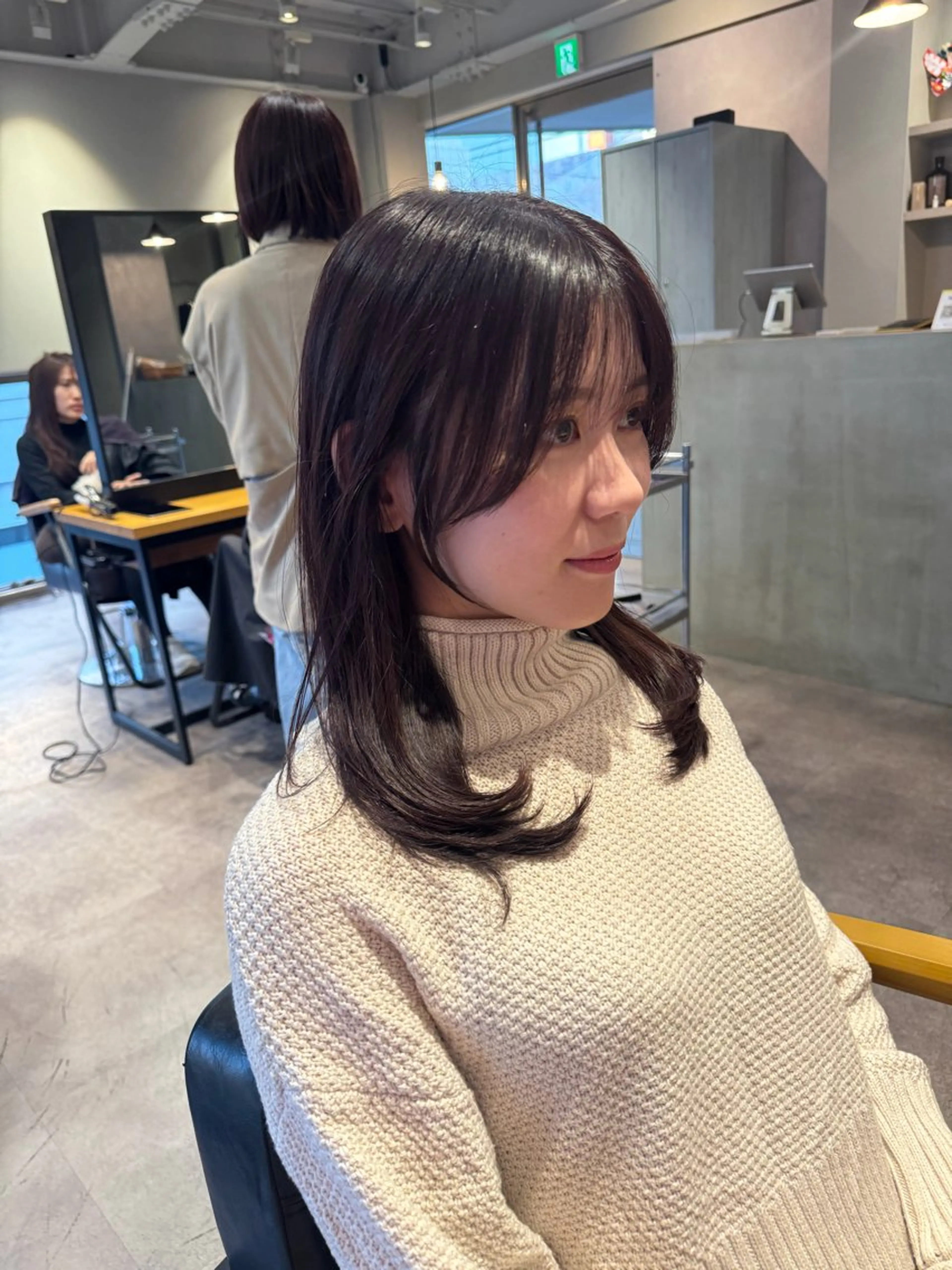 ミディアム カラー カット ヘアカラー 佐藤史哉* 韓国レイヤー赤み除去のヘアスタイル