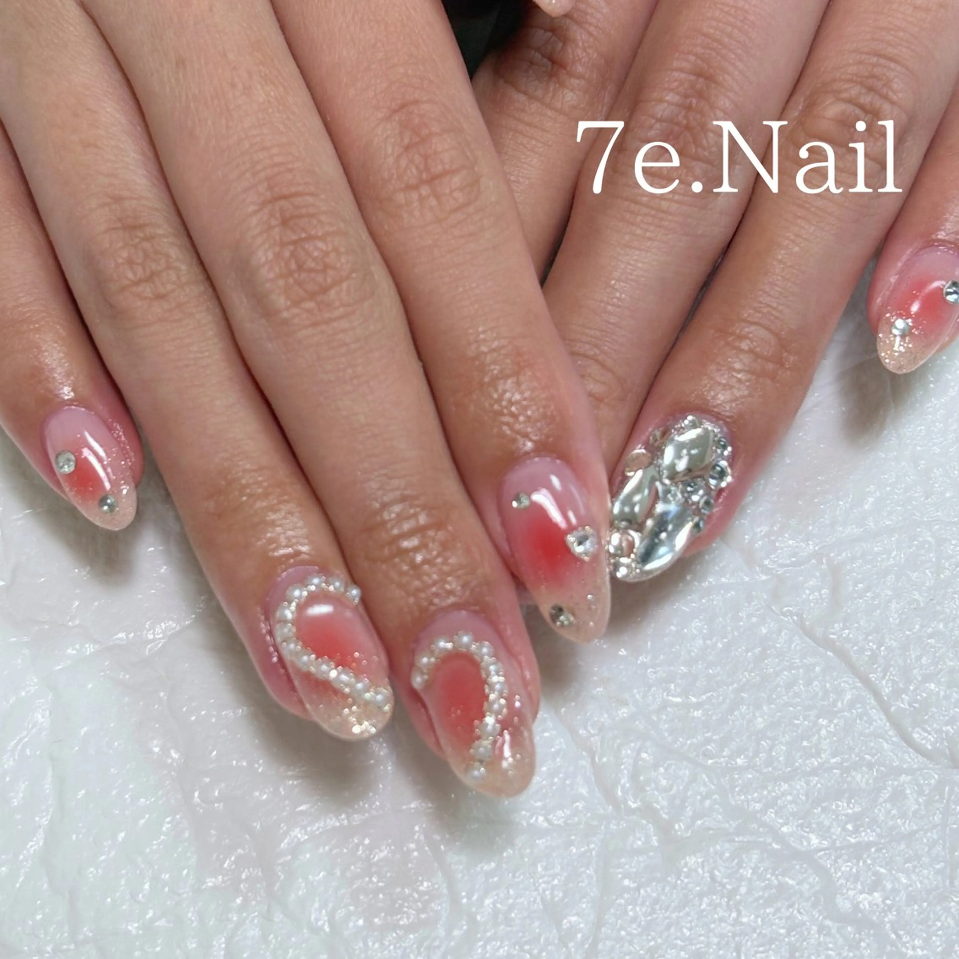 ネイル 7e. Nailのネイルデザイン