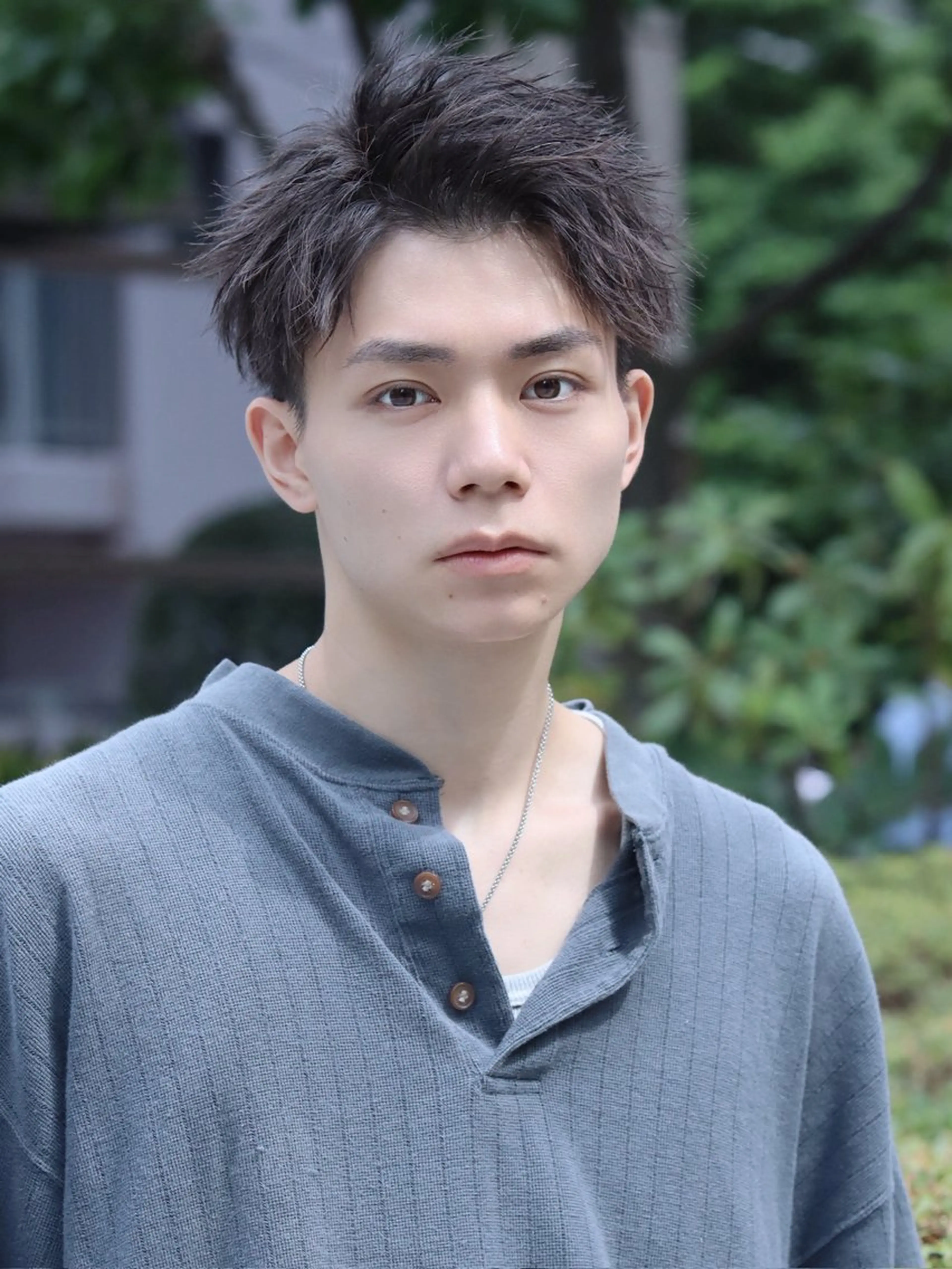 ショート パーマ メンズ アップバング メンズパーマ メンズツイストパーマ ツイストパーマ 似合わせパーマ フェザーパーマ稲村のヘアスタイル