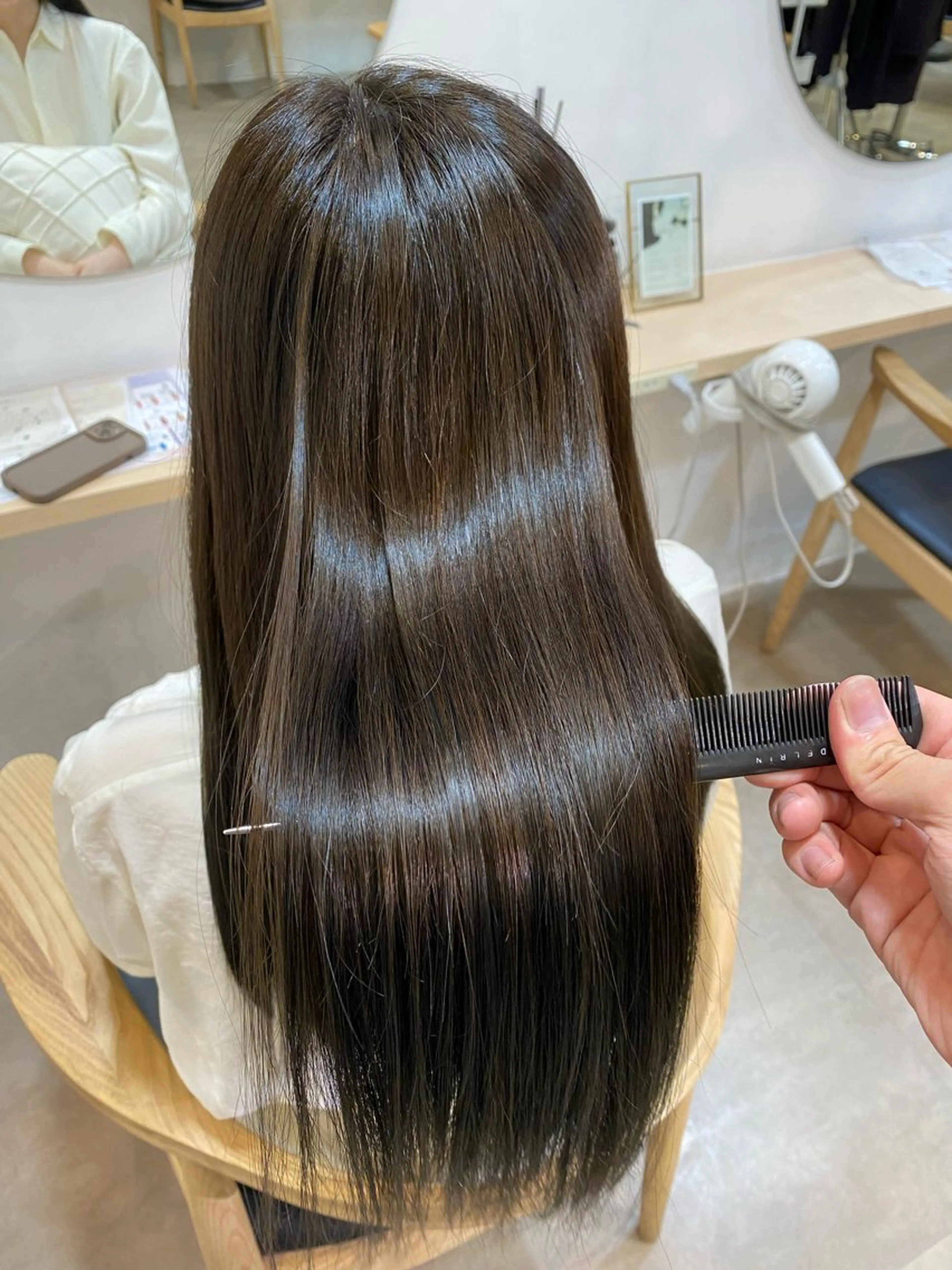 ロング ヘアカラー トリートメント H 女性専用サロン梅田所属・牧野 航大のヘアスタイル