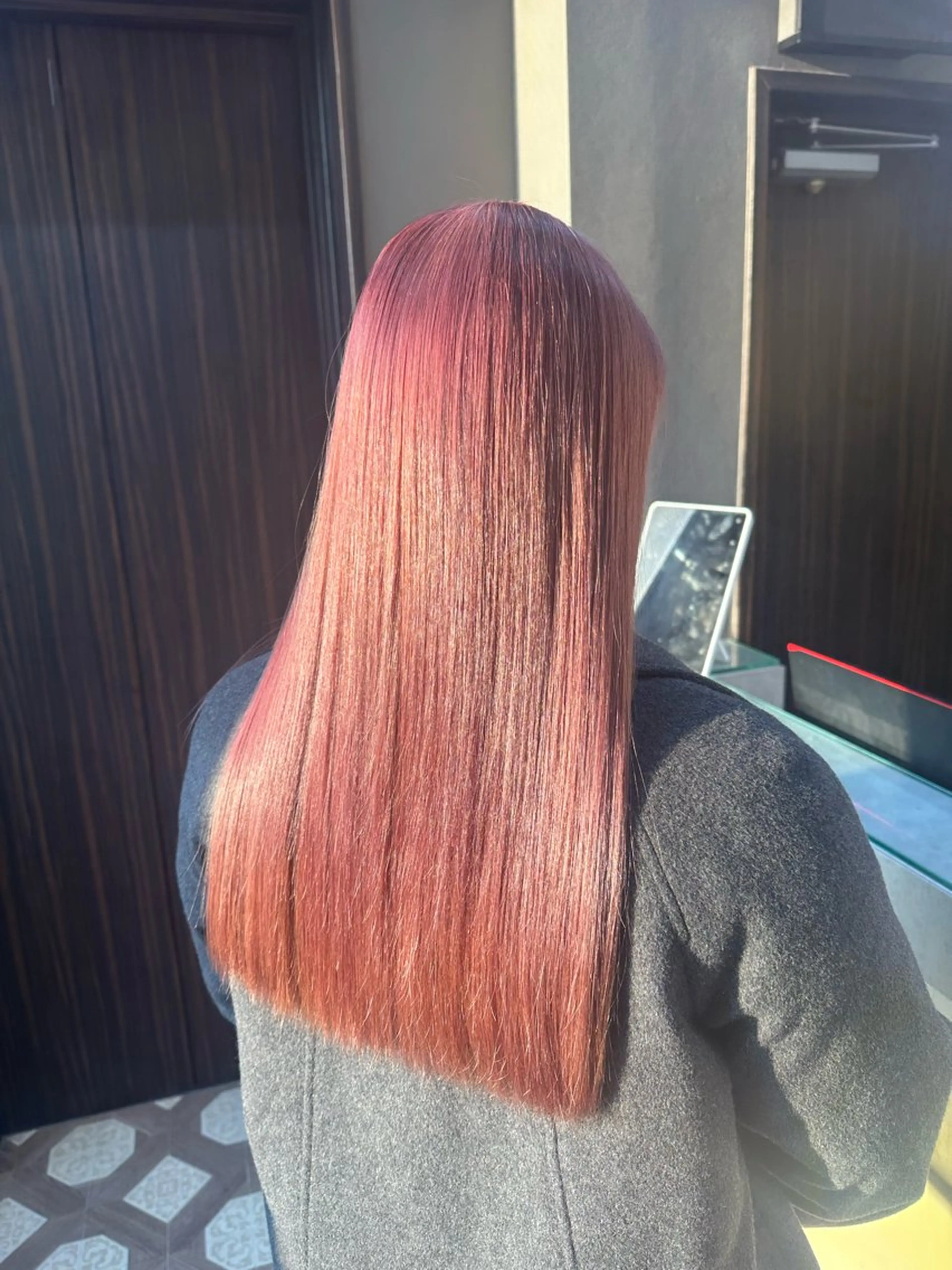 ロング 誠也/唯一無二の ルーツカラーのヘアスタイル