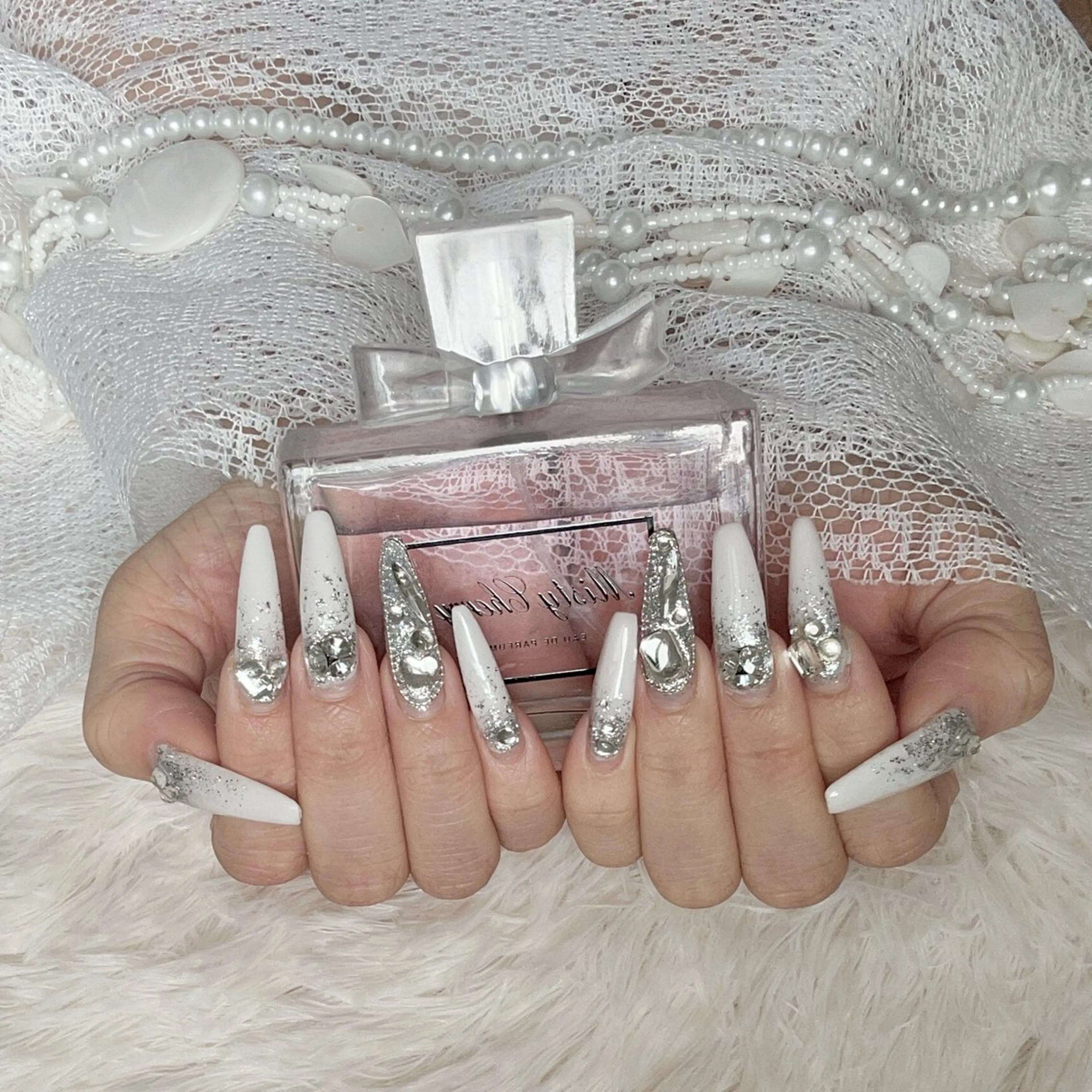 ハンドネイル（長さ出し10本・オフ有）の写真