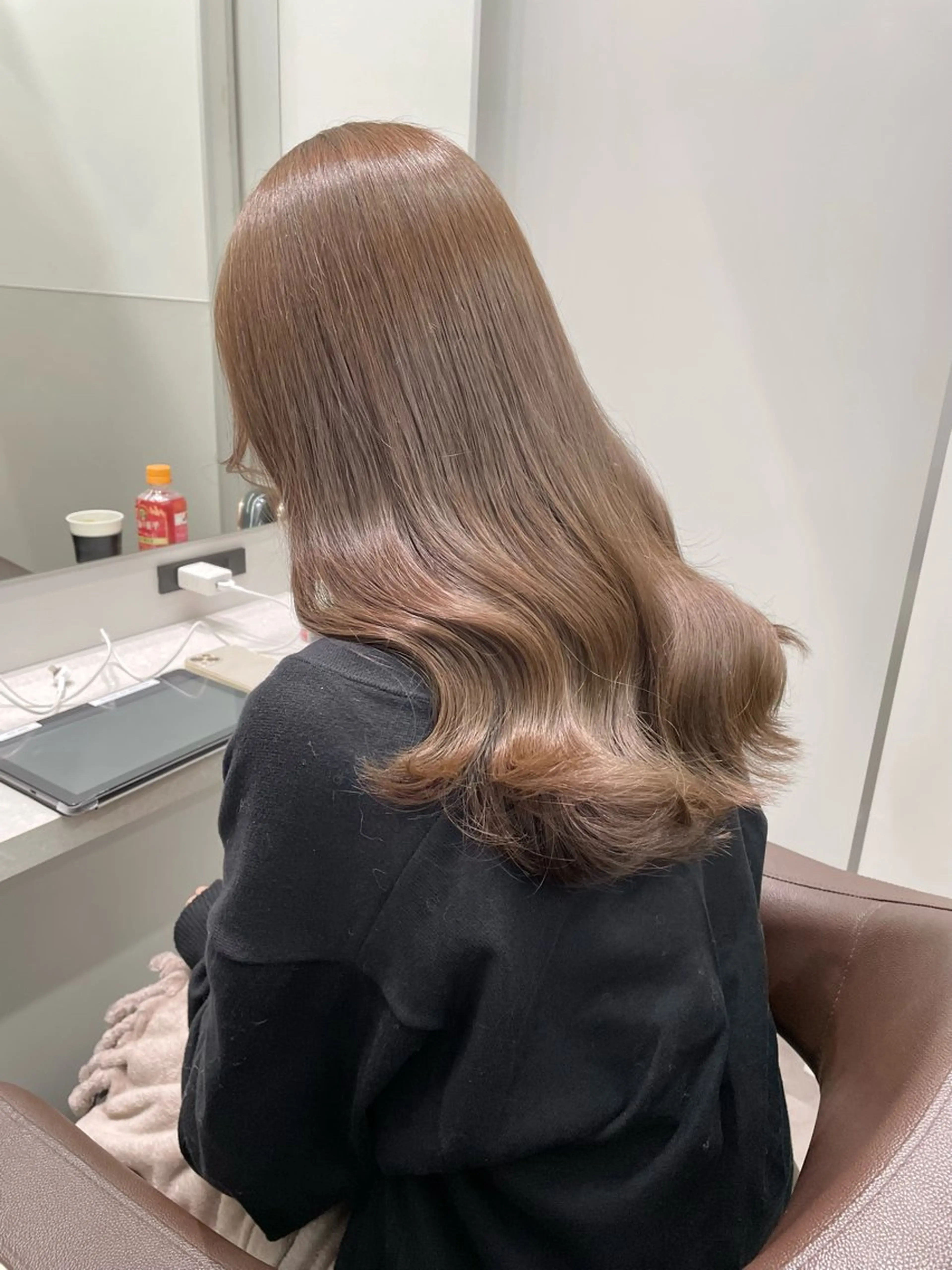 セミロング salowin銀座6丁目所属・銀座 Megumiのヘアスタイル