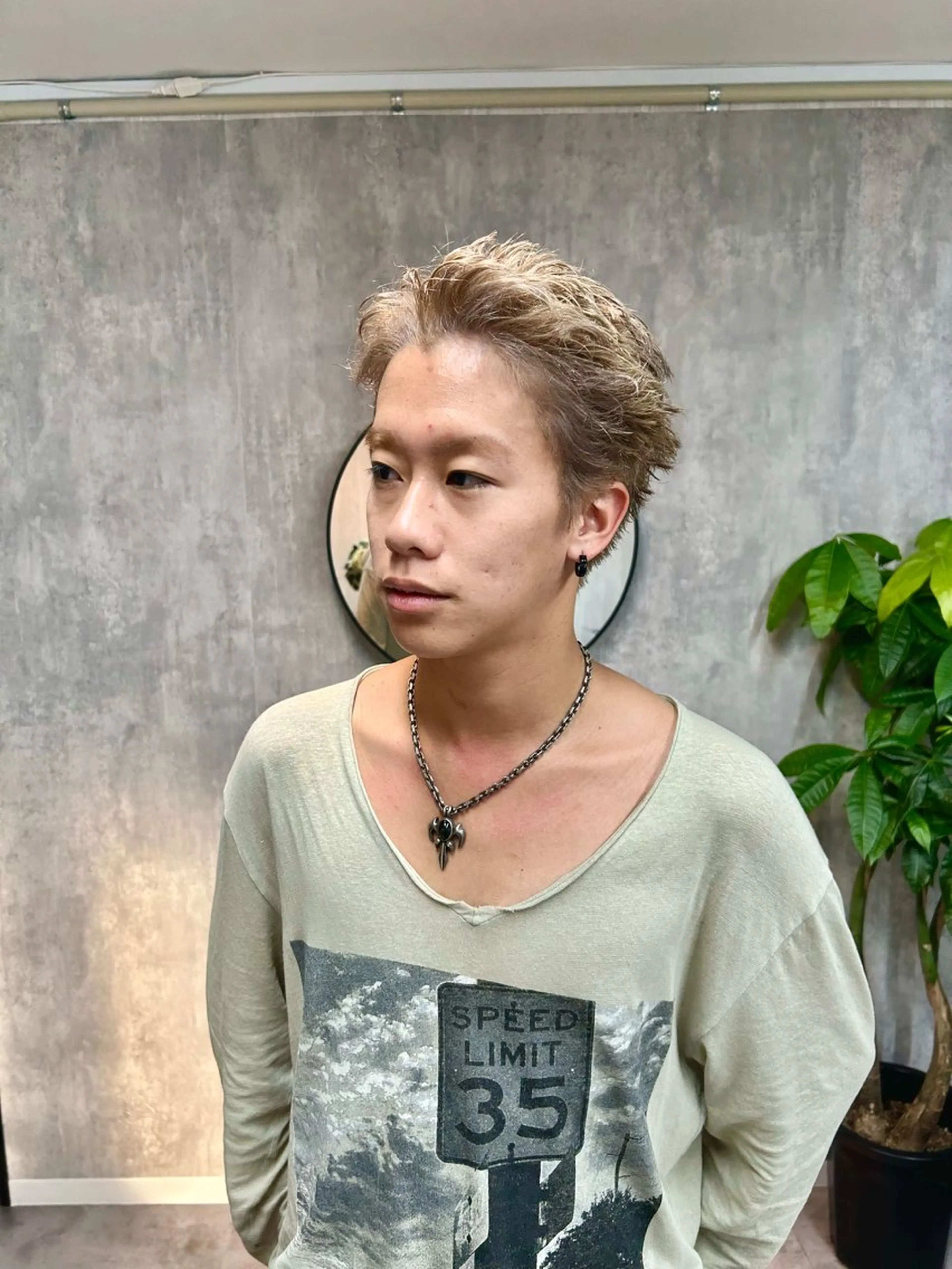 メンズ メンズブリーチ メンズハイトーン 刈り上げ hair salon PEARL所属・スパイキーショート/ メンズパーマ/聖矢のヘアスタイル