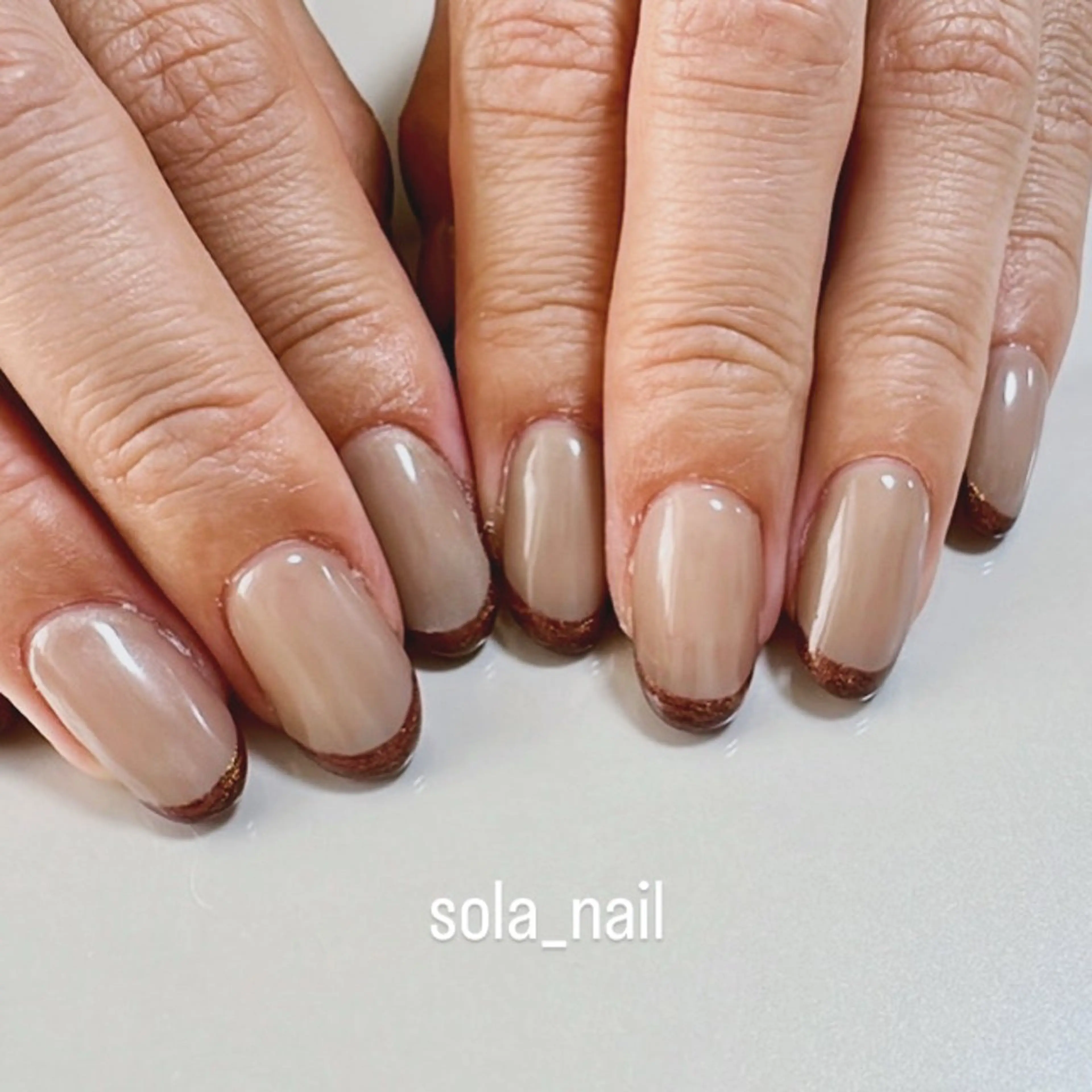 ネイル ブラウン フレンチネイル オフィスネイル シンプルネイル solanail所属・sola nailのネイルデザイン