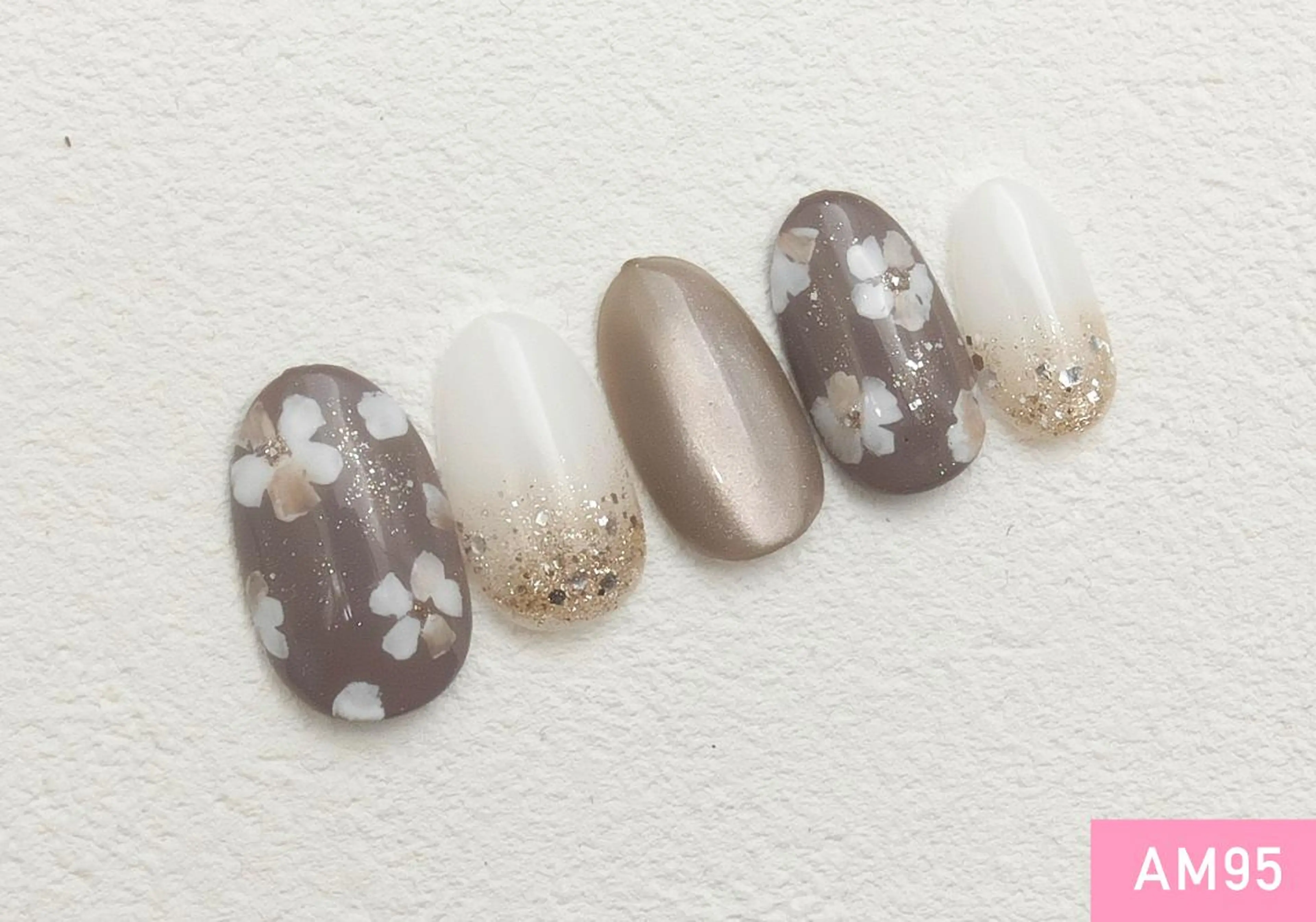 ネイル ゴールド 新橋🫧 Nailのネイルデザイン