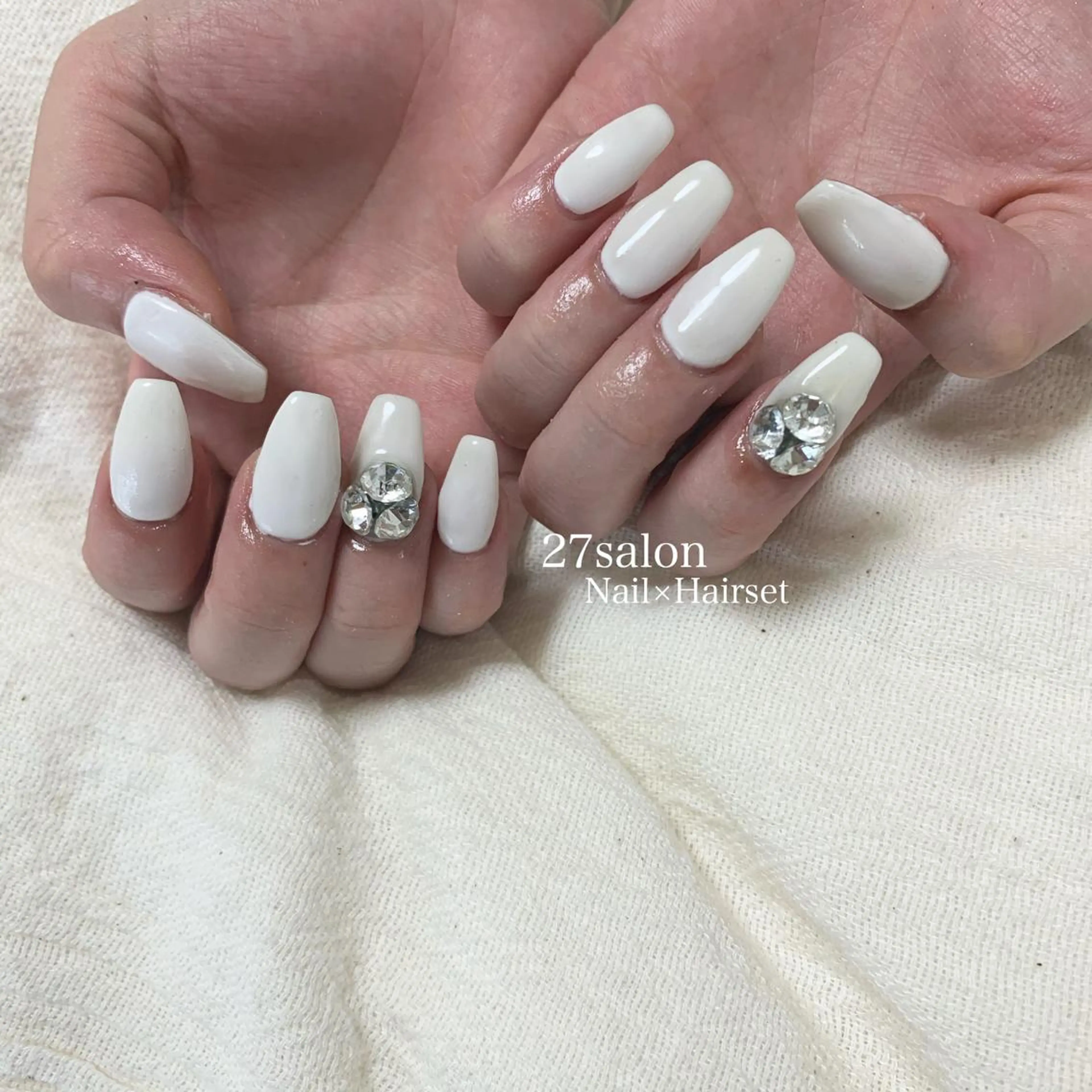 ネイル シンプルネイル ホワイト ハンドネイル 27salon yuinaのネイルデザイン