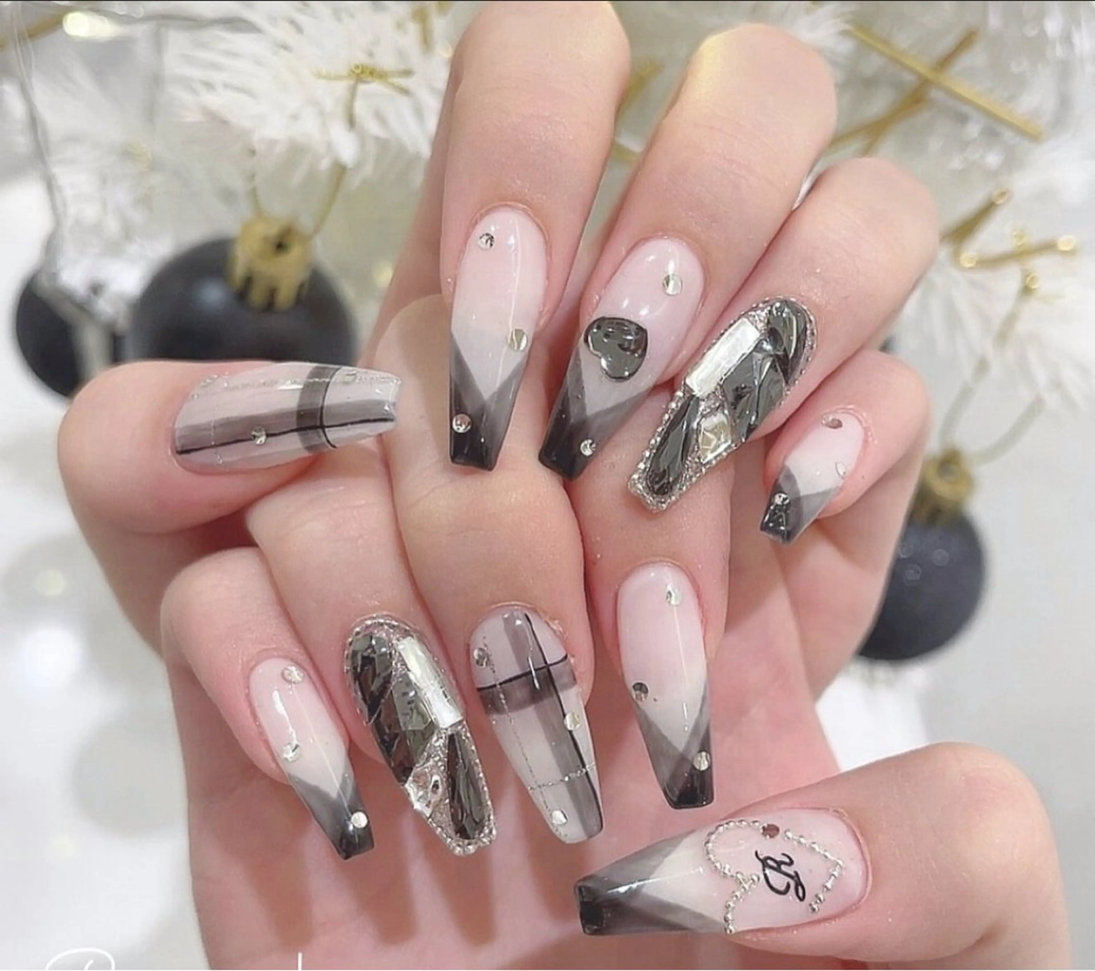 ネイル ETERNA Nail 銀座店【パラジェル/フィルイン/チップ長さだし/マグネット/ニュアンス】所属・ア カリのネイルデザイン