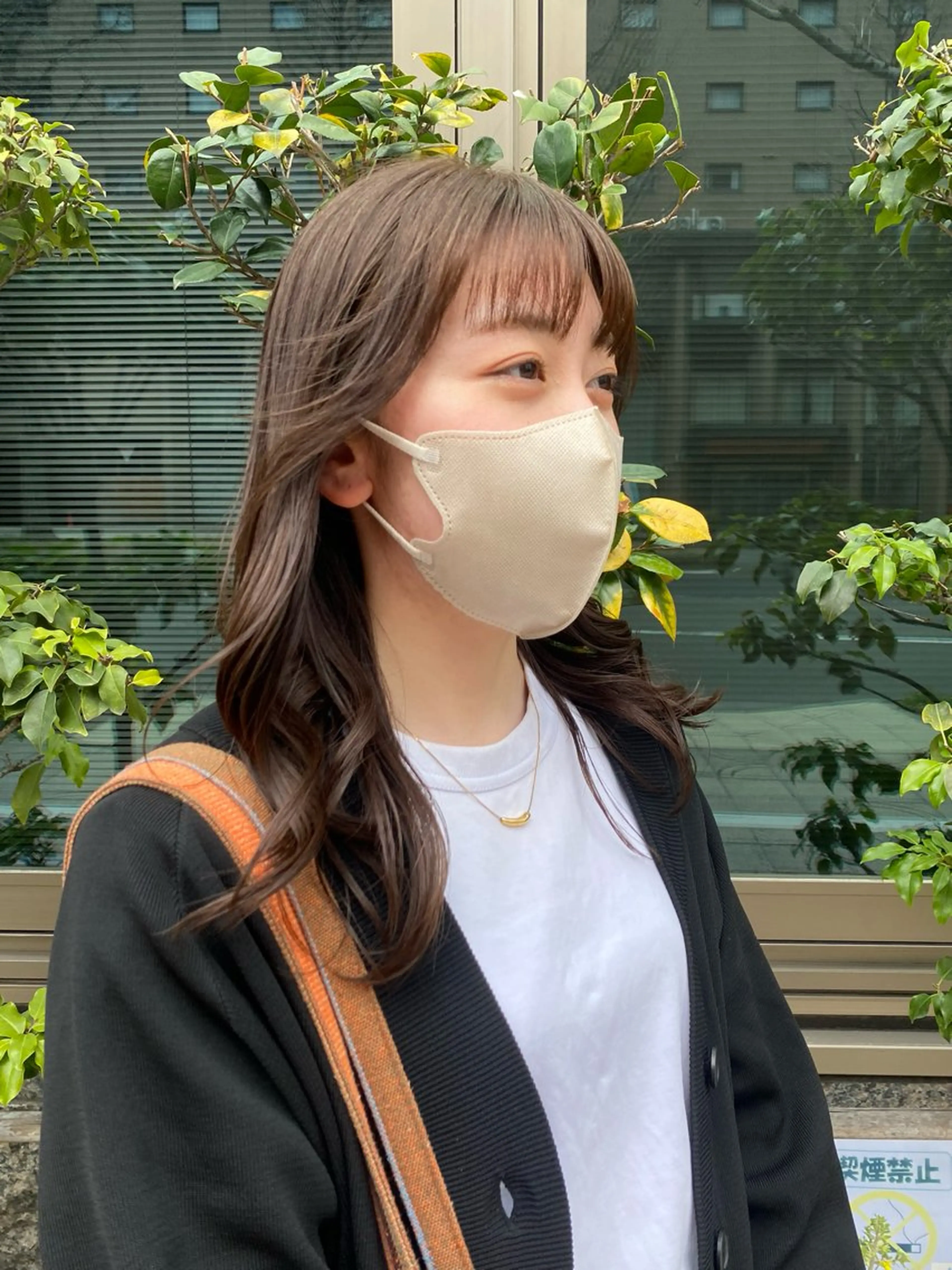 ロング アッシュ ロング 伊藤 優花のヘアスタイル