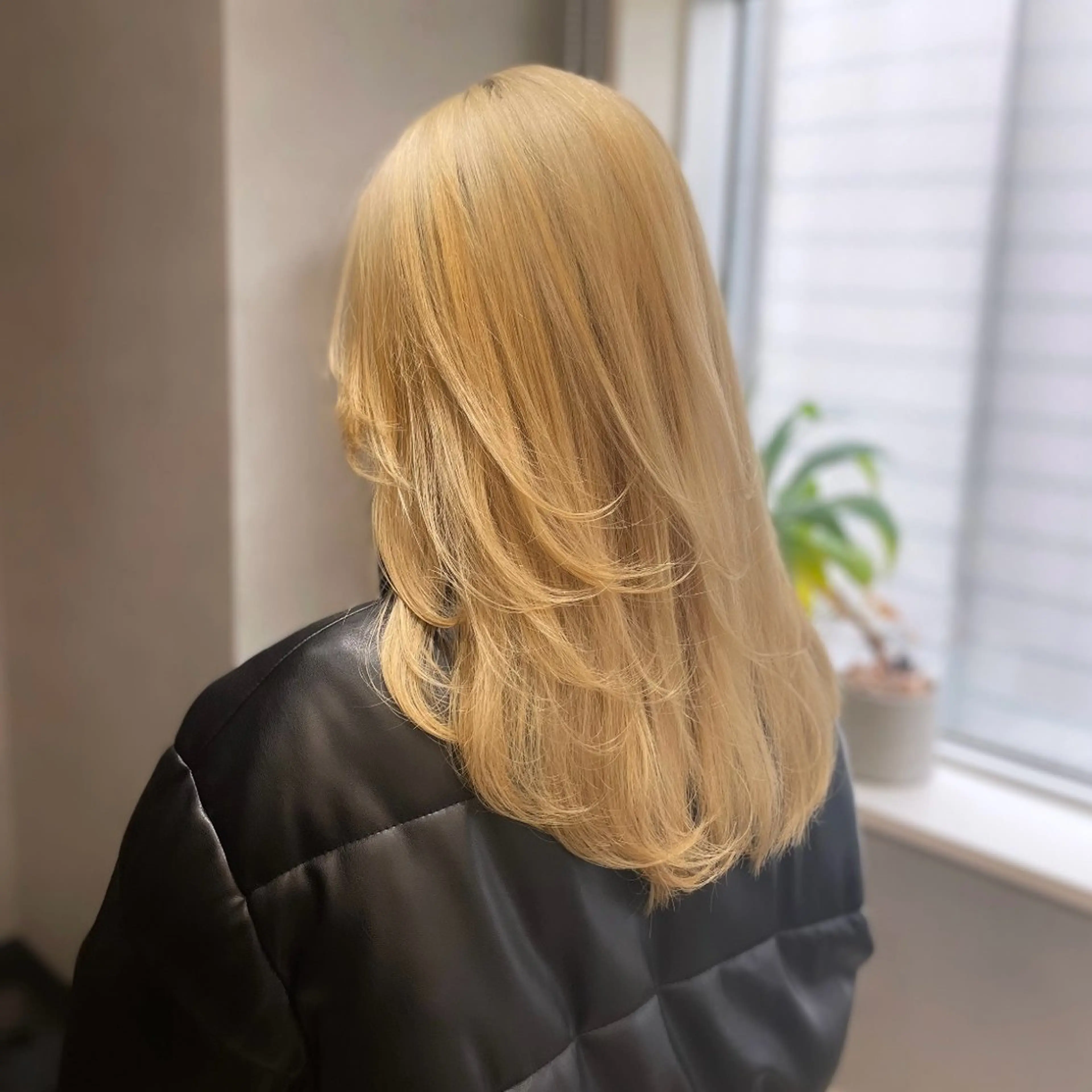 セミロング レイヤーカット カット Rui/透明感カラー 暖色/レイヤーカットのヘアスタイル