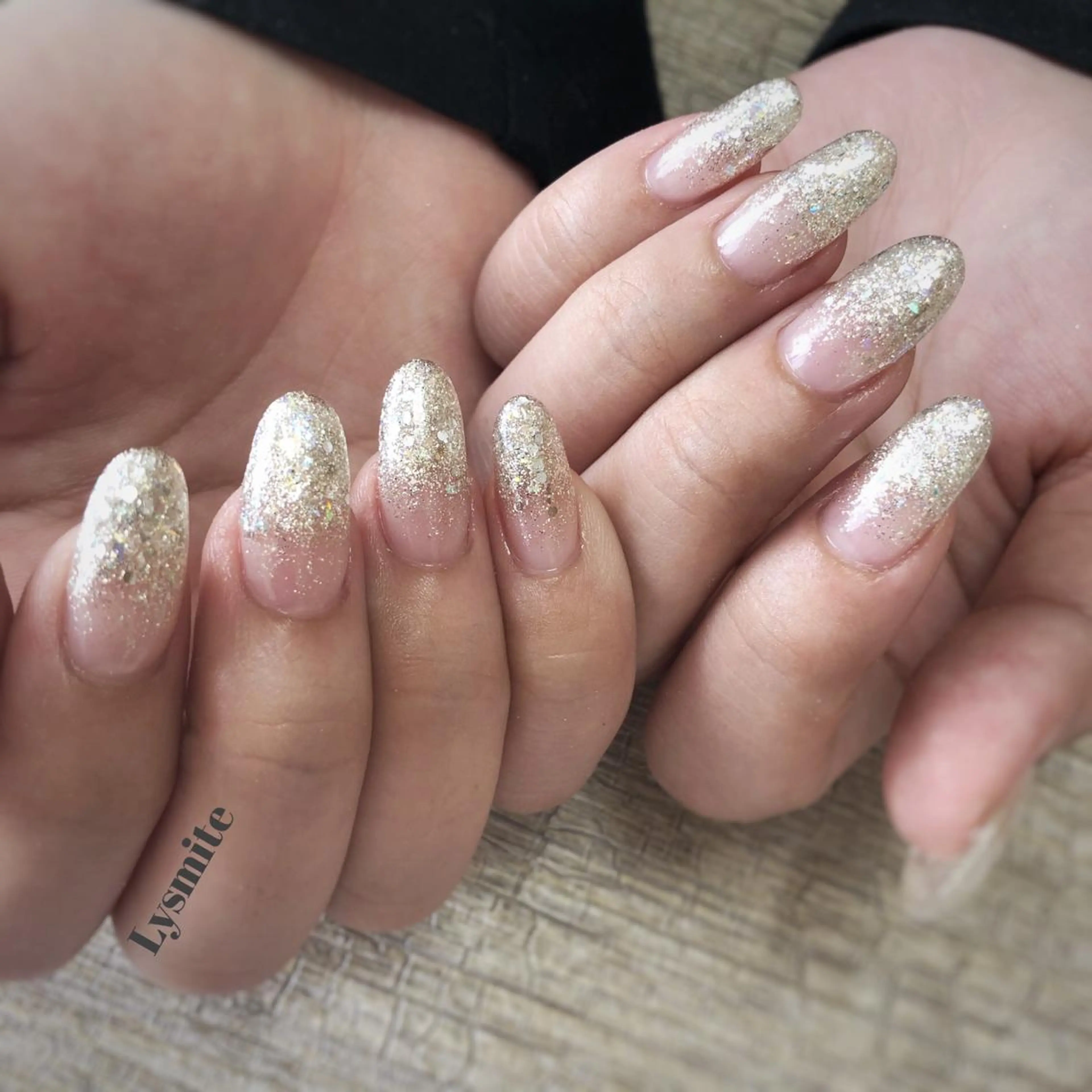 ネイル グラデーション ラメ(グリッター) ラメグラデーション ハンドネイル Lysmite所属・岩本 美香のネイルデザイン