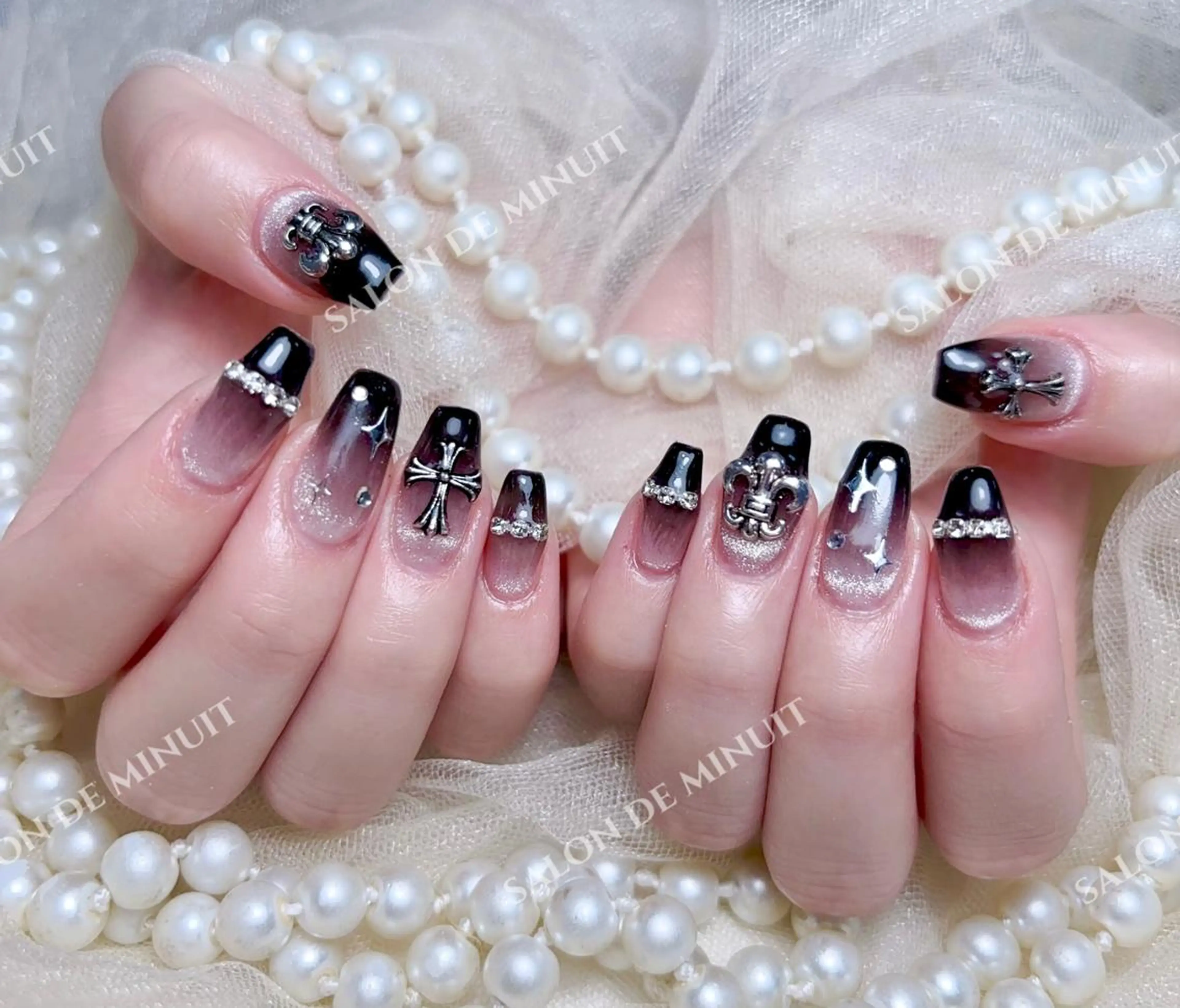 ネイル Salon de Minuit🦩のネイルデザイン