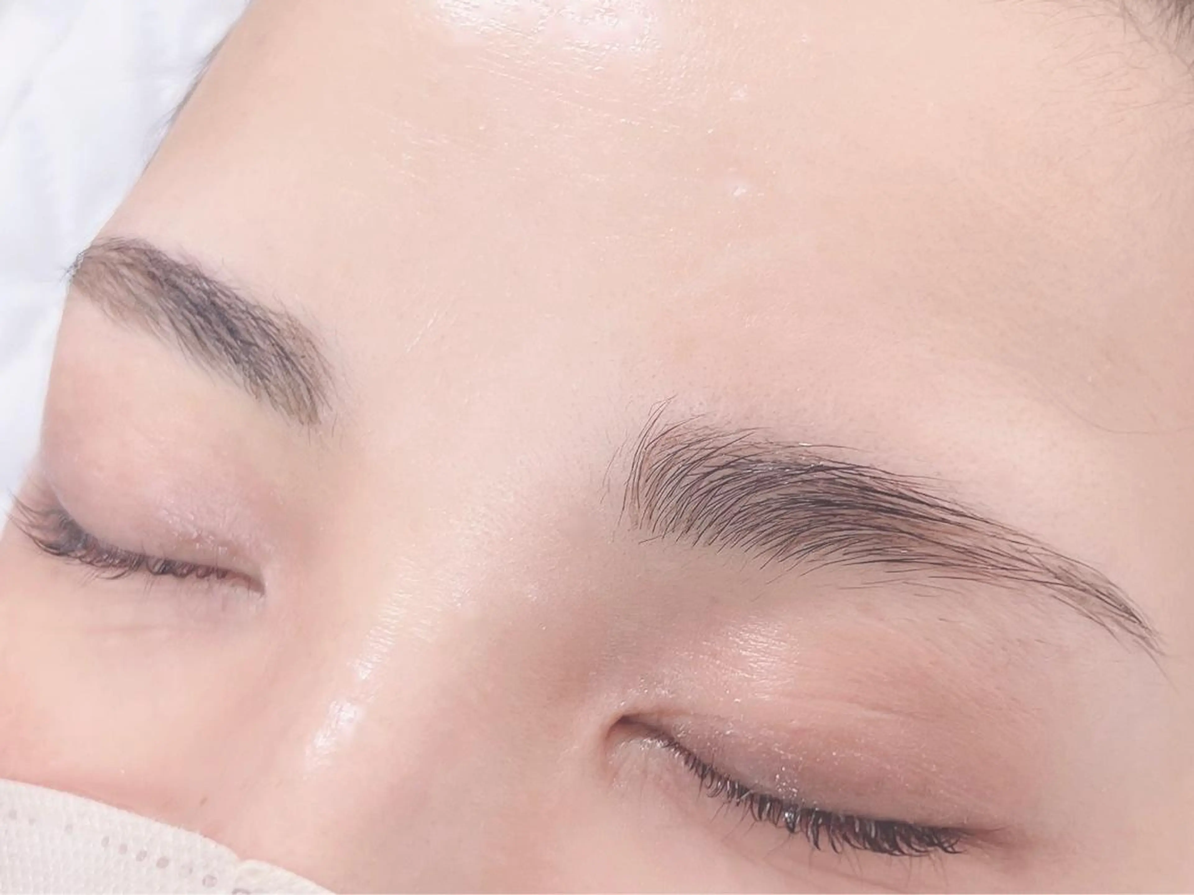 ハリウッドブロウリフト ＆ パリジェンヌの写真