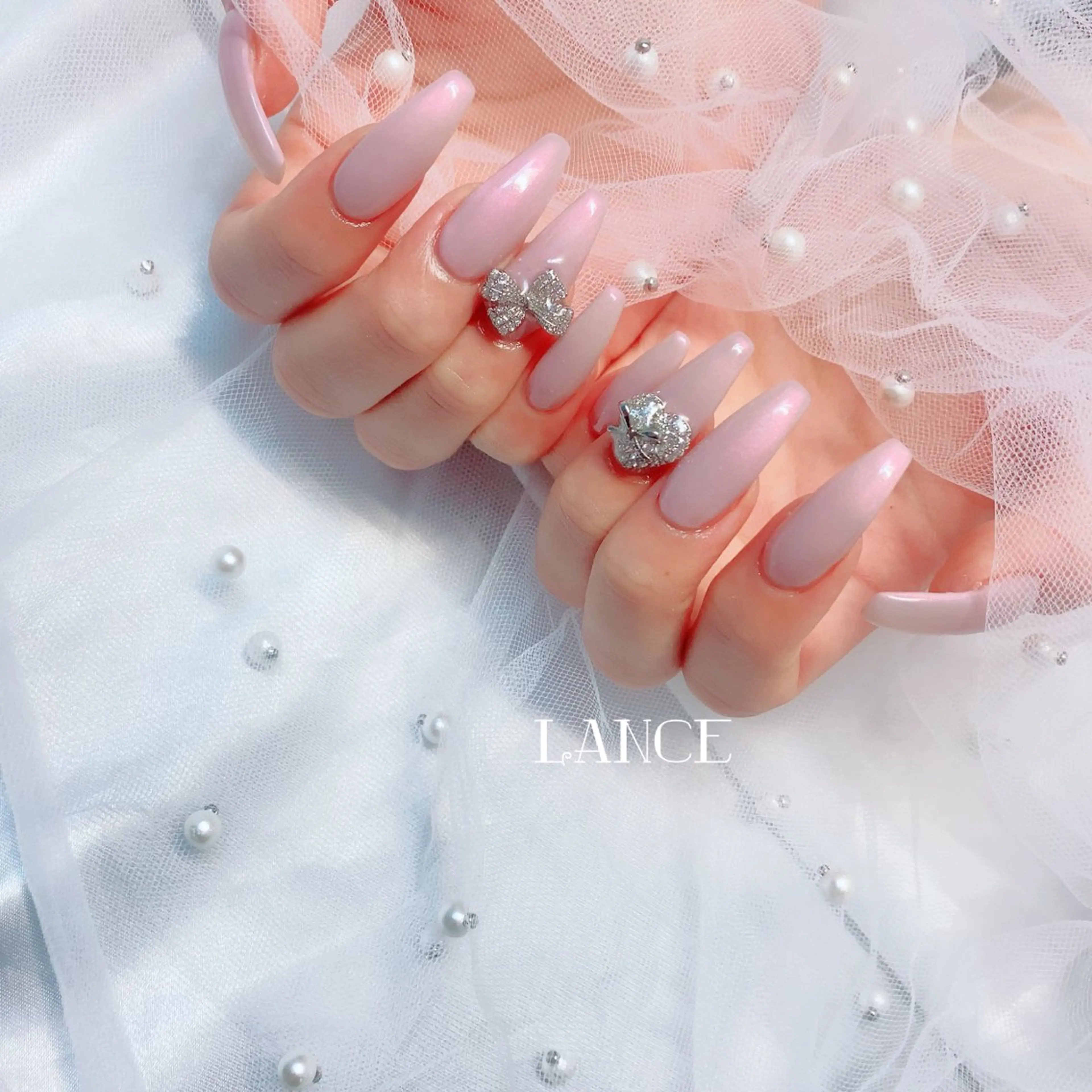 ネイル オーロラネイル フレンチネイル キラキラネイル 韓国ネイル ニュアンスネイル Lance nailのネイルデザイン