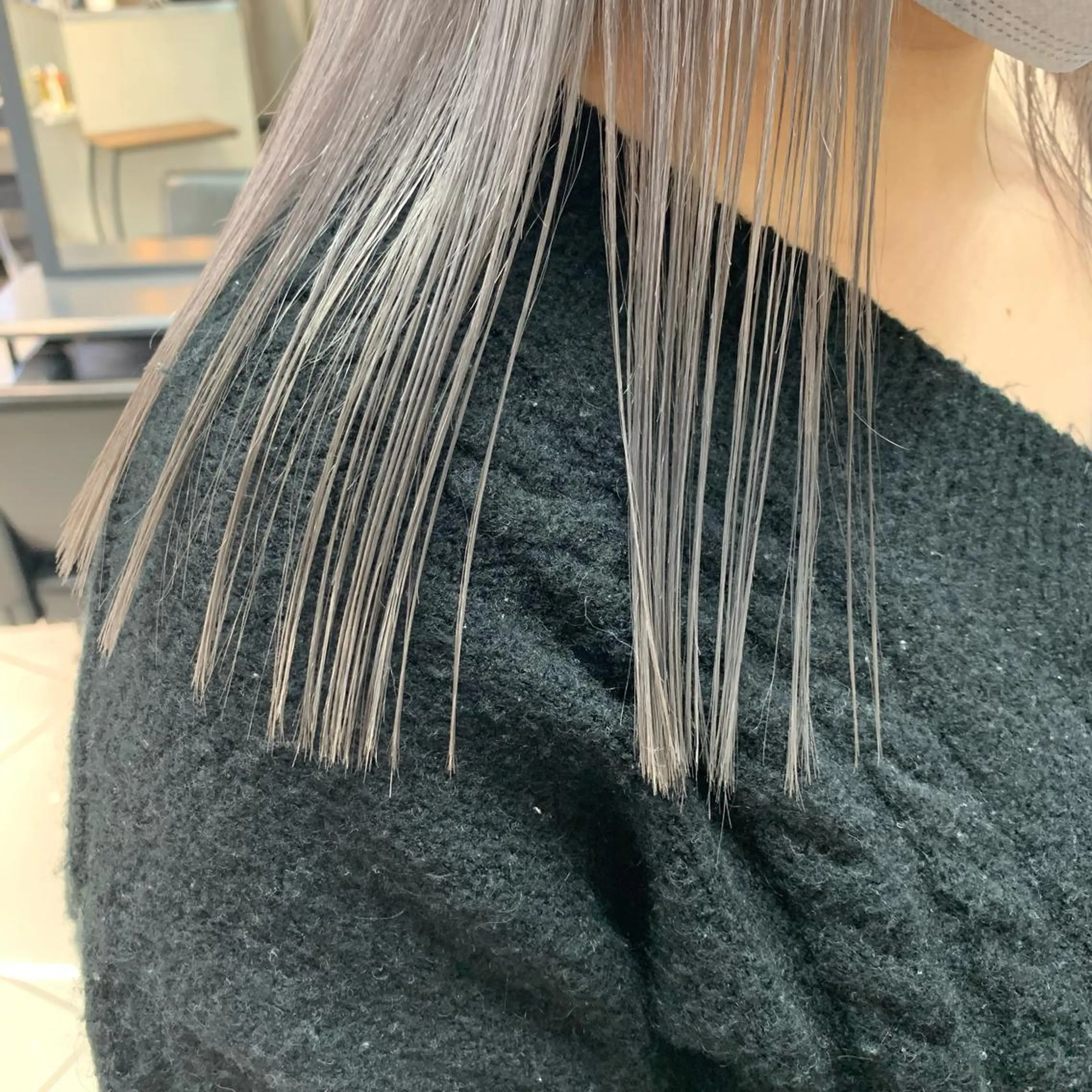 ミディアム カラー raika .のヘアスタイル