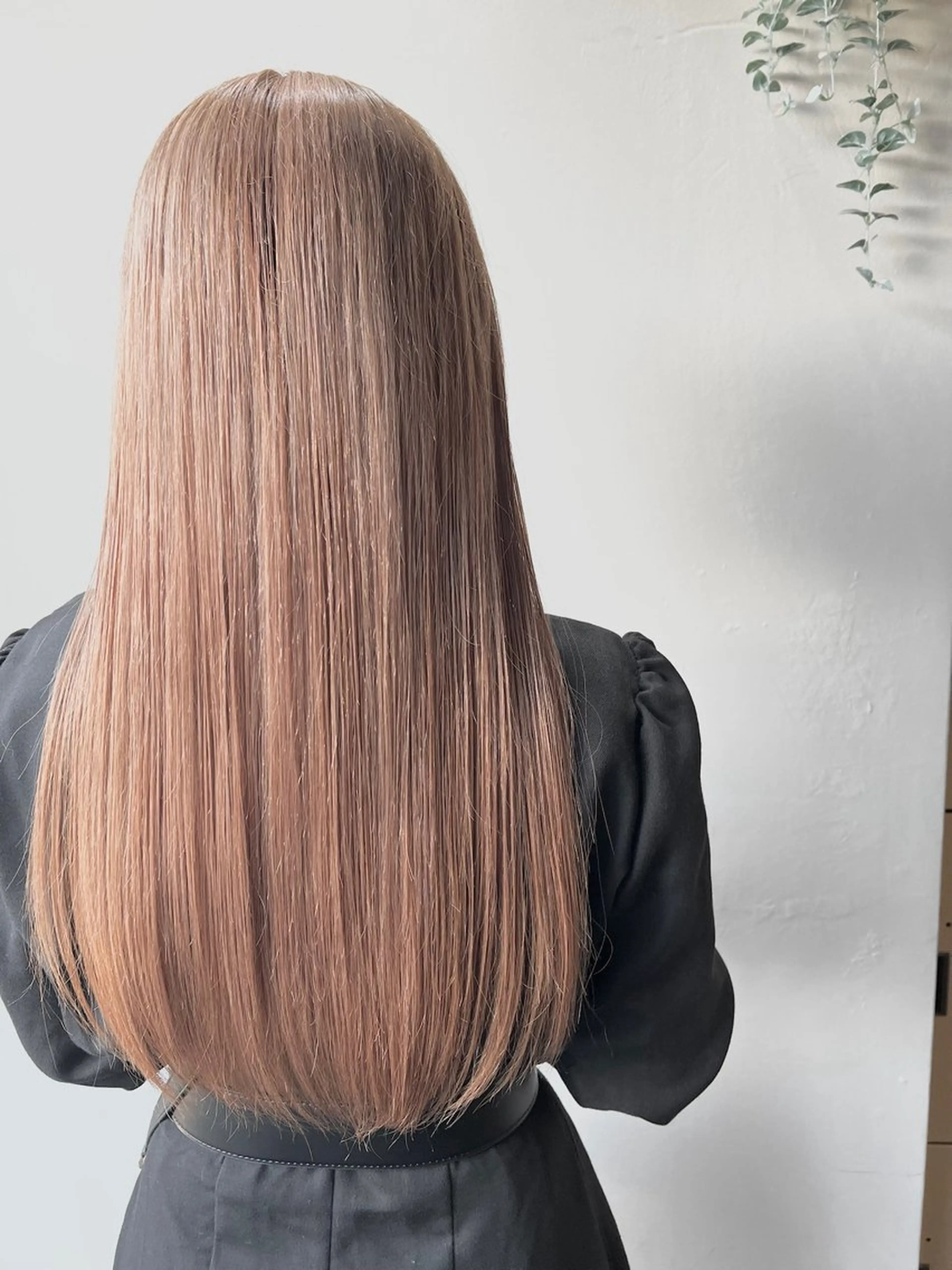 ロング カラー AIconic nagoya所属・縮毛矯正/ レイヤー/ミディアムのヘアスタイル