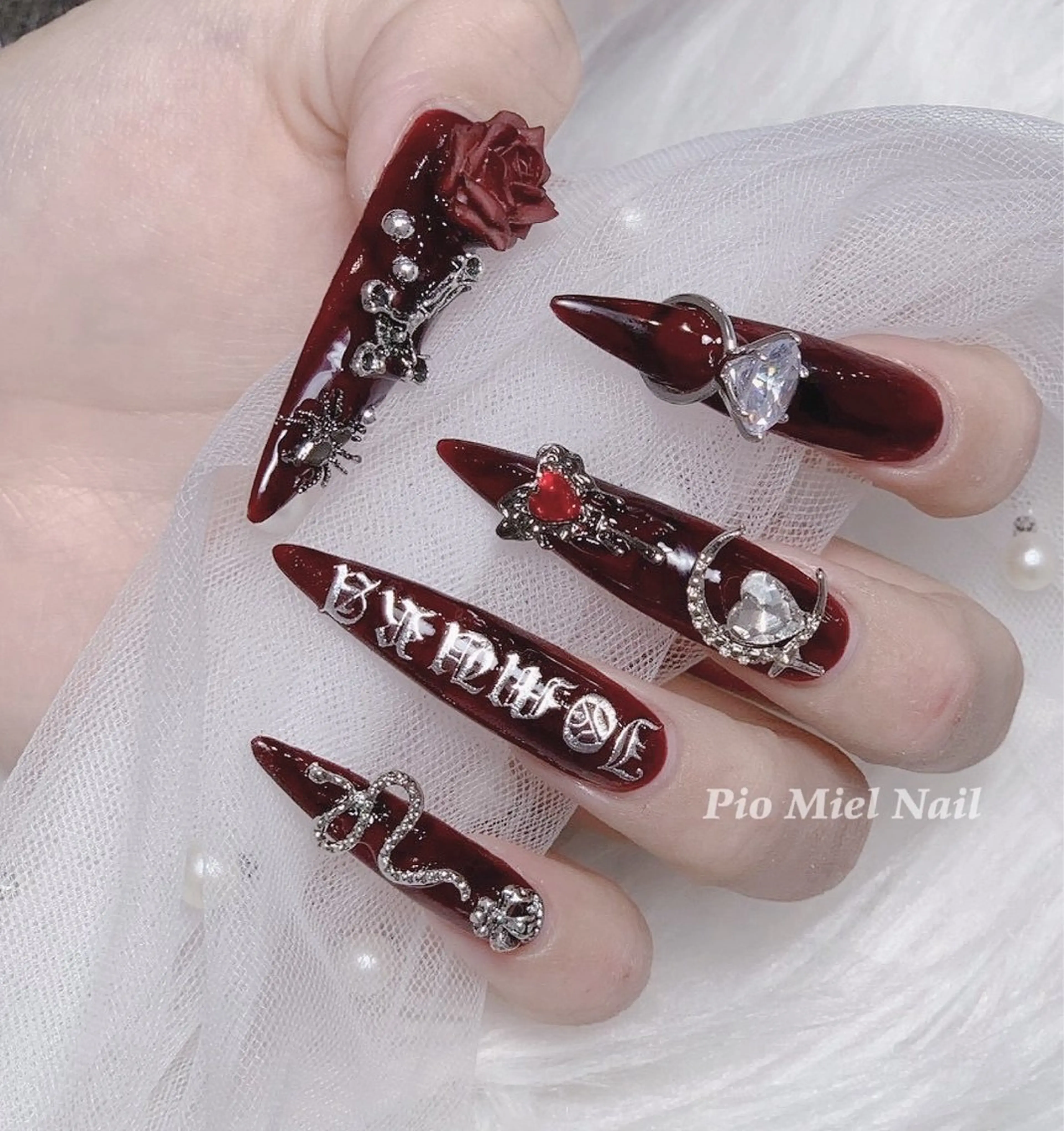 ネイル Pio Mielのネイルデザイン