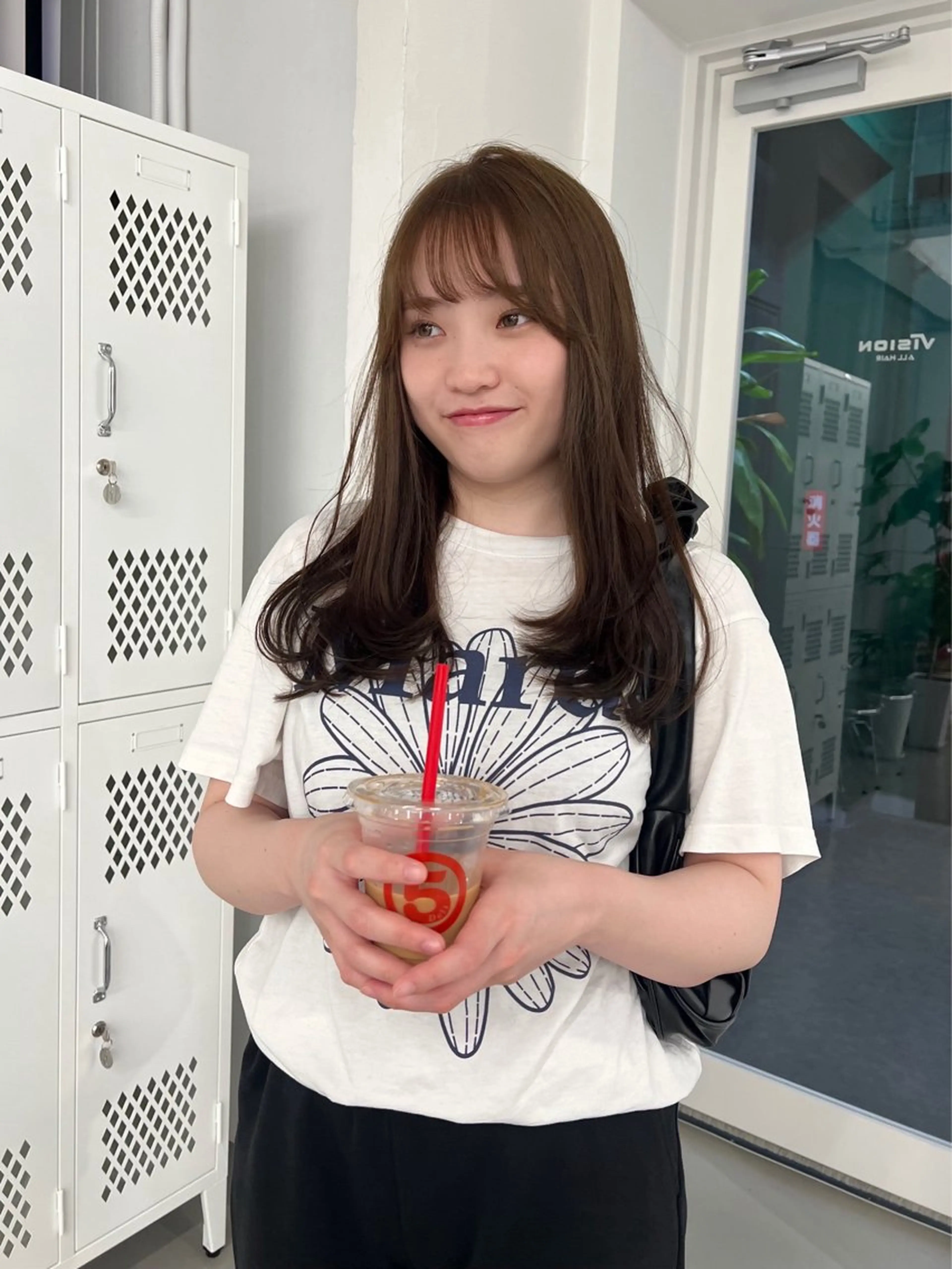 セミロング レイヤーカット カット ヘアカラー VISION 巻幡野花のヘアスタイル