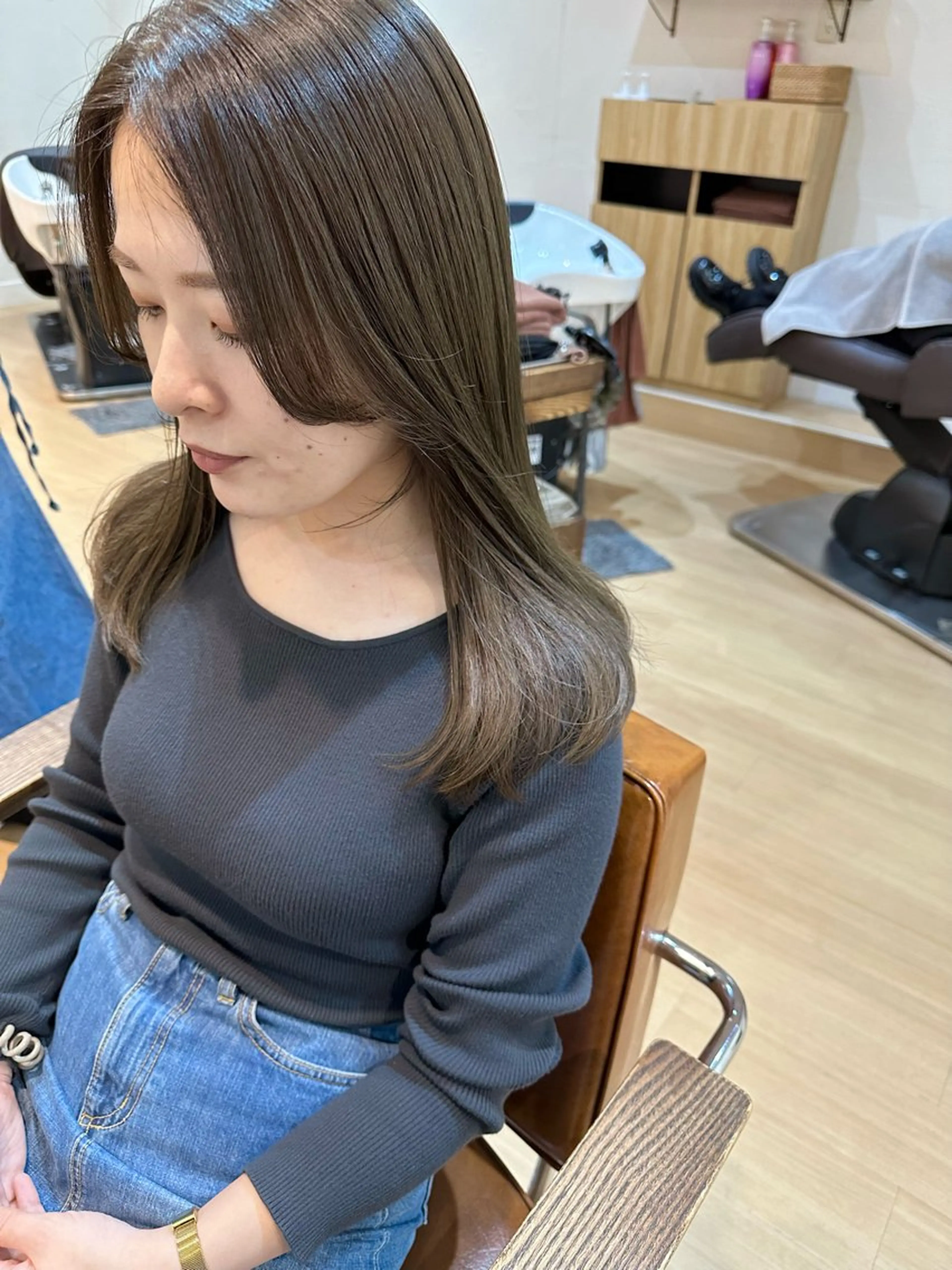 セミロング カラー ベージュカラー 透明感カラー オリーブベージュ トリートメント luve heart's And Be  minamisemba所属・脇坂 佳世の眉毛・アイブロウイメージ