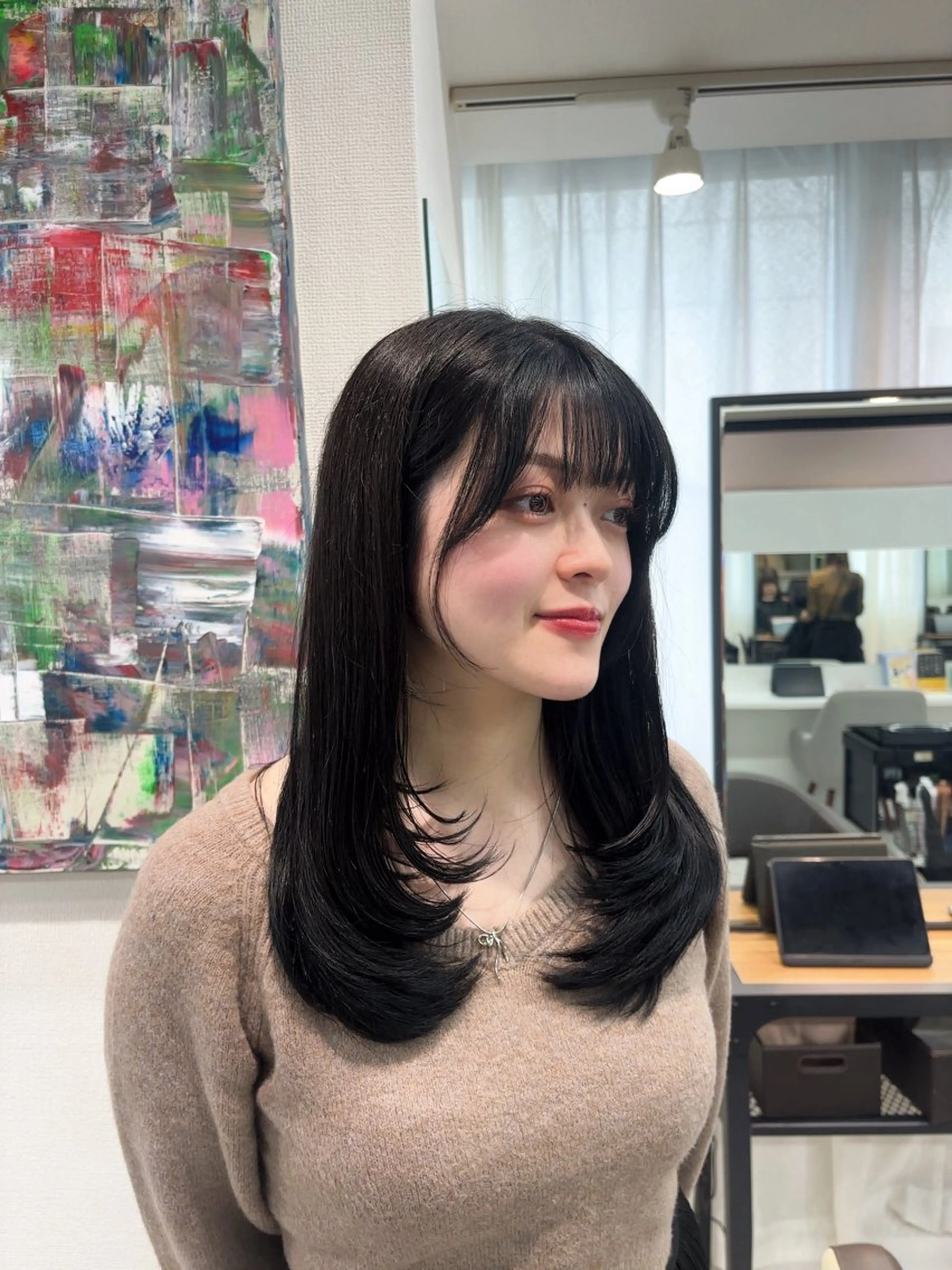 セミロング 顔周りカット レイヤーカット 稲川 弥生のヘアスタイル